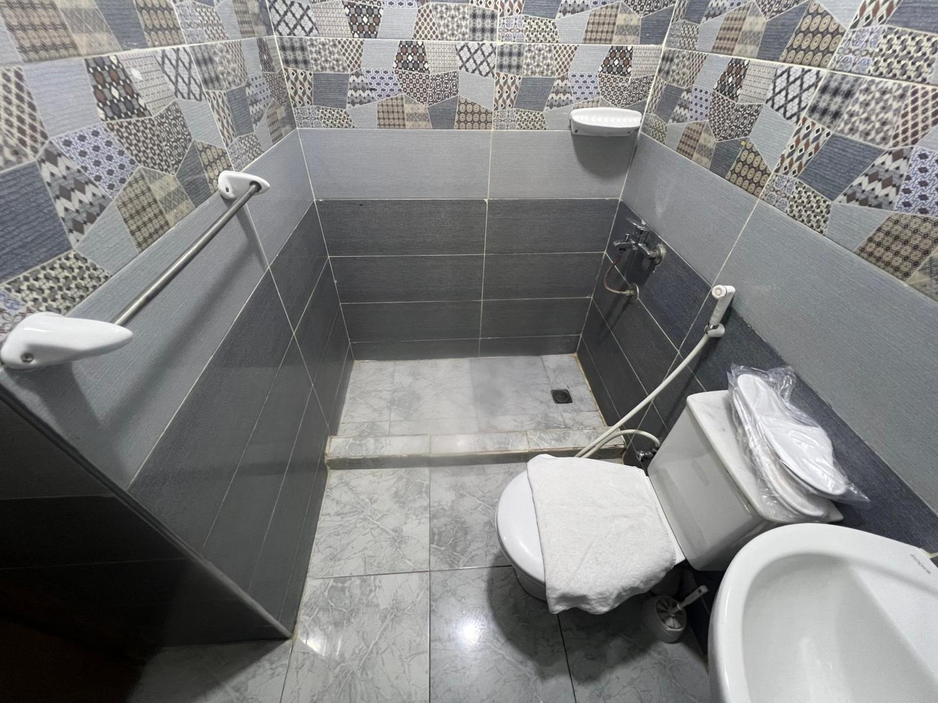 Osiris pyramids - Photo 51