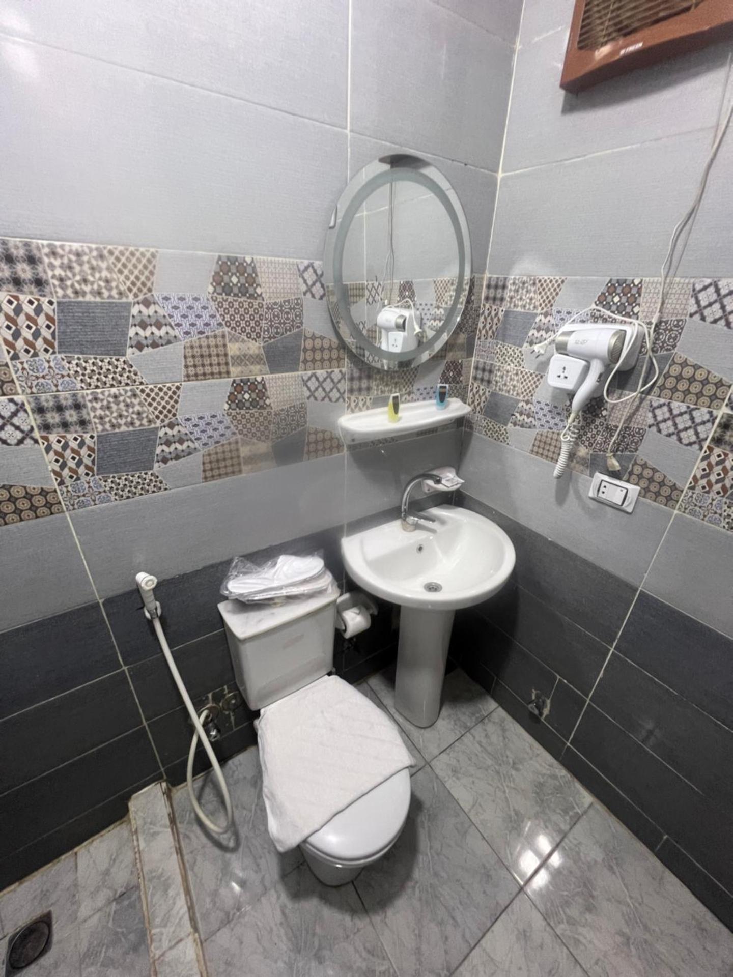 Osiris pyramids - Photo 91