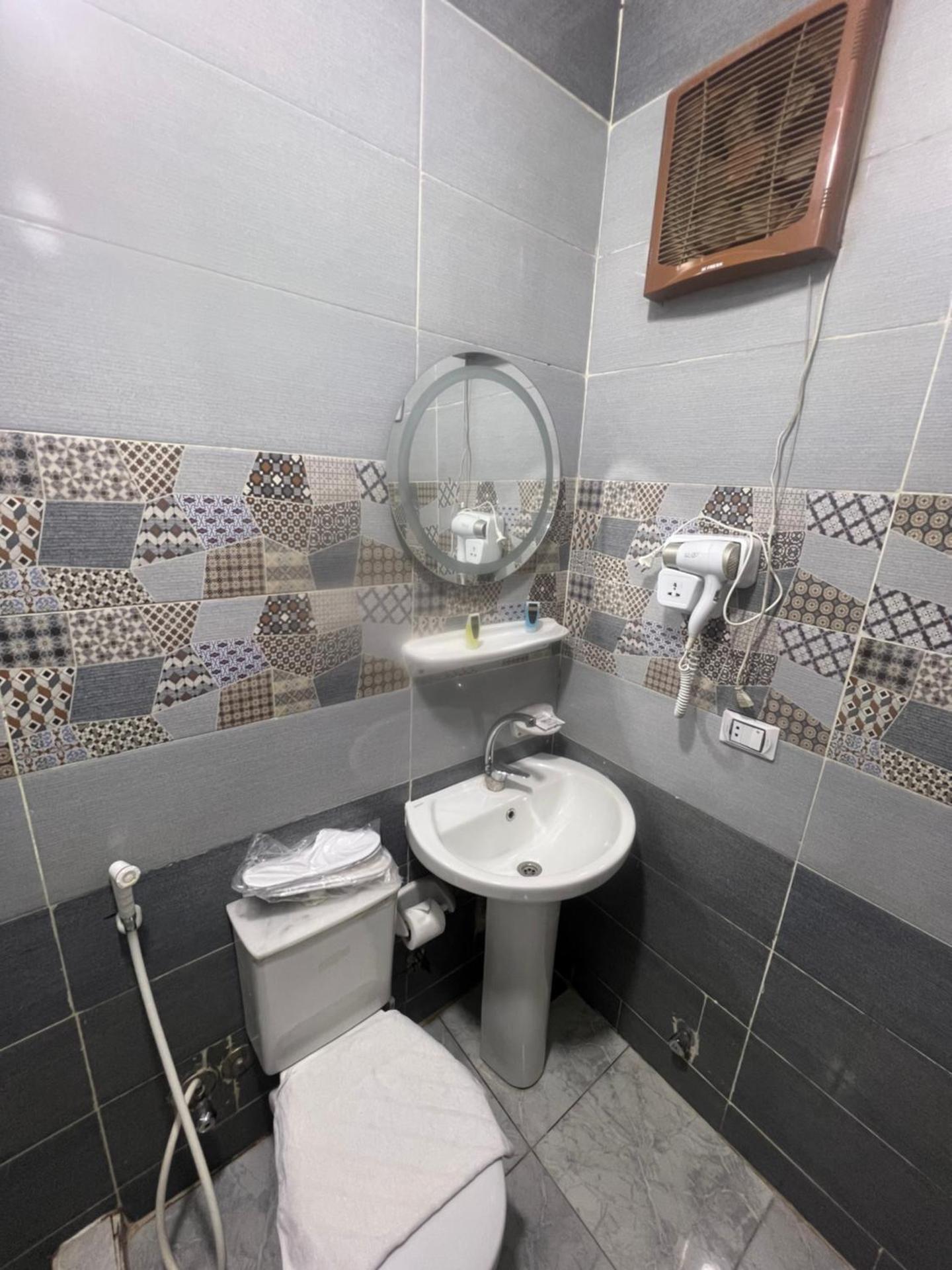 Osiris pyramids - Photo 52