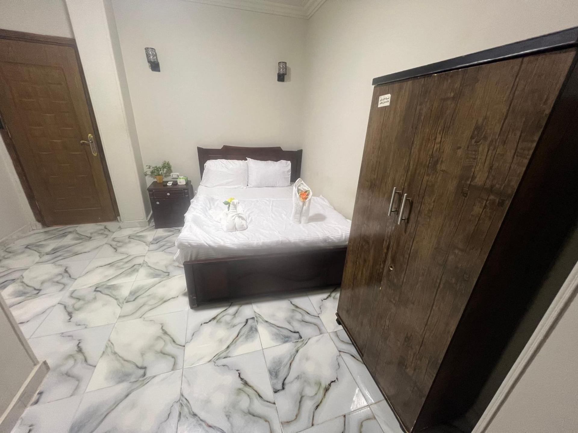 Osiris pyramids - Photo 6