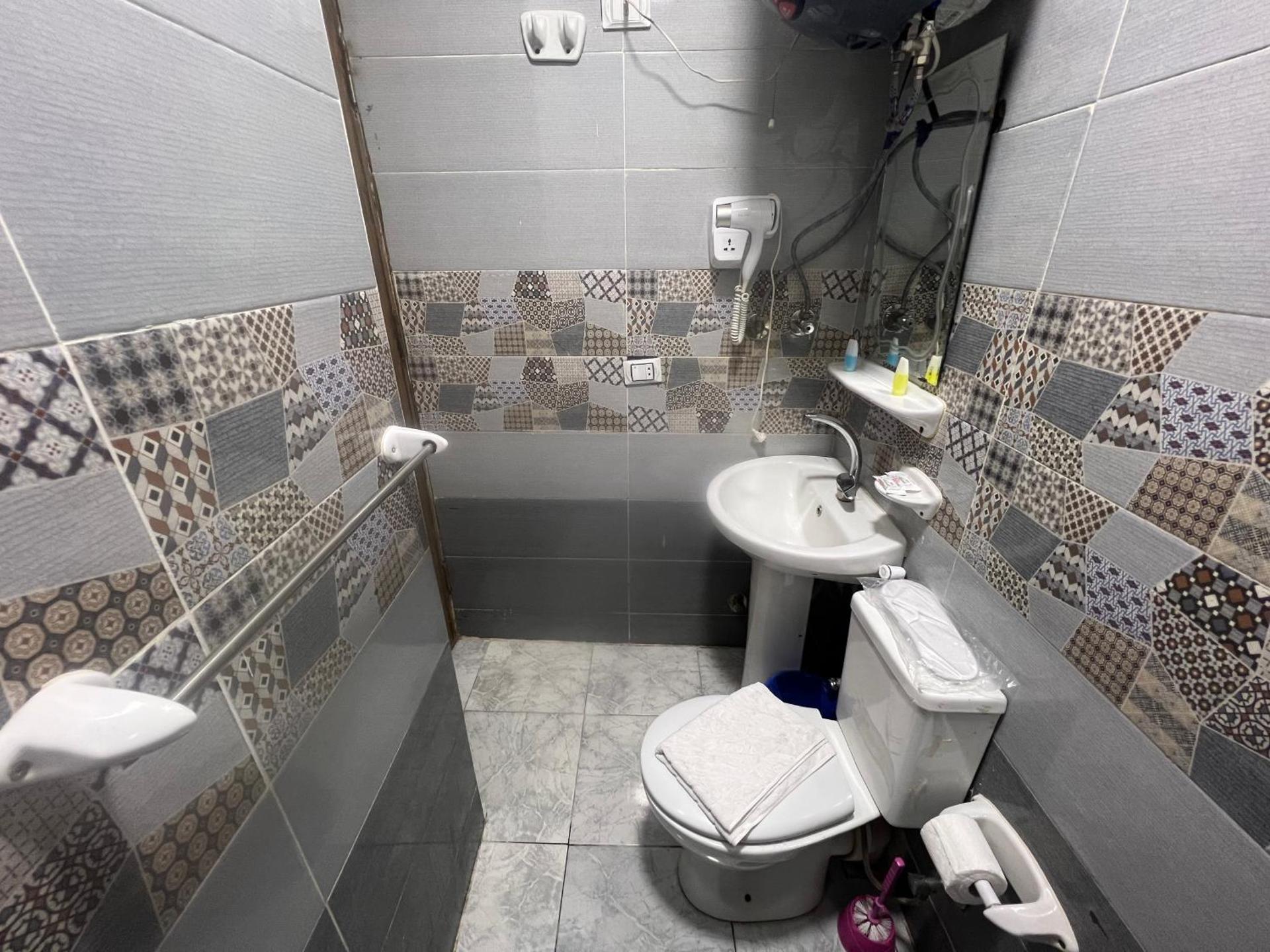 Osiris pyramids - Photo 9