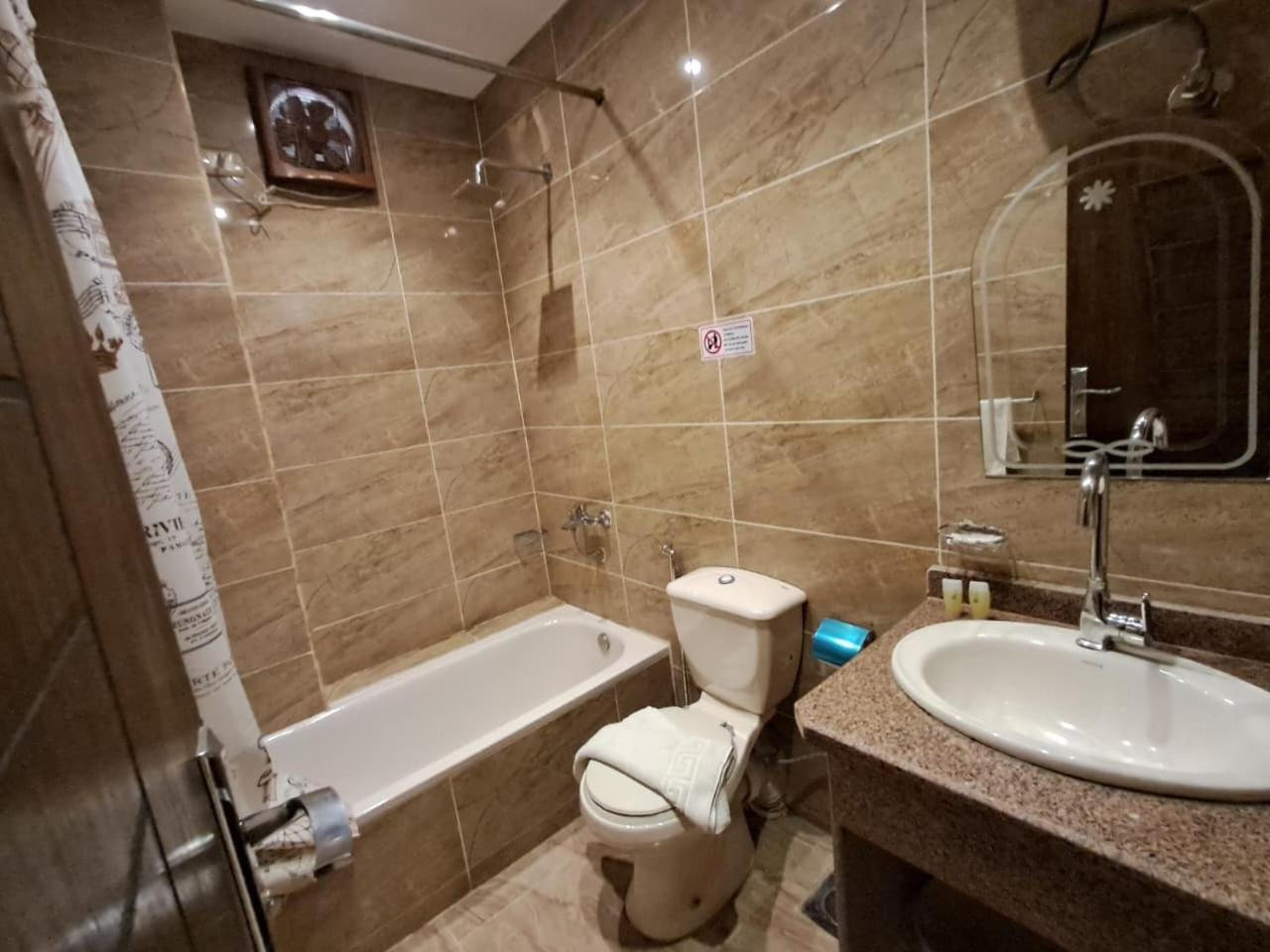 The Great Golden Pyramid - Photo 13