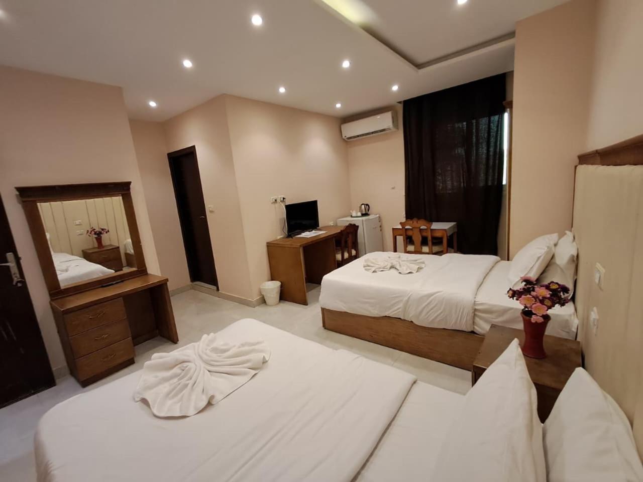 The Great Golden Pyramid - Photo 41