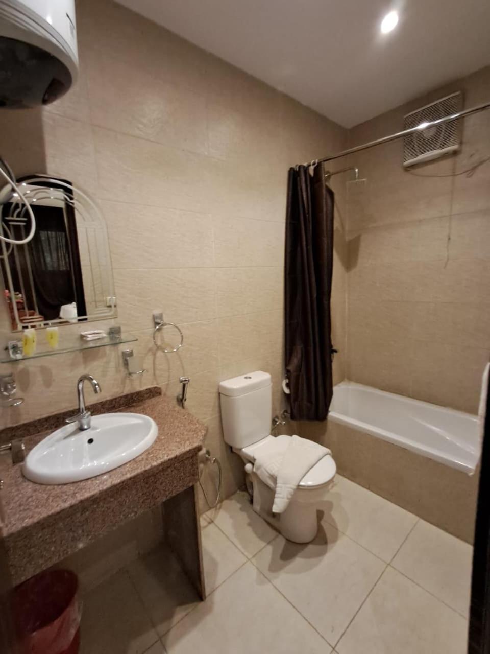 The Great Golden Pyramid - Photo 21