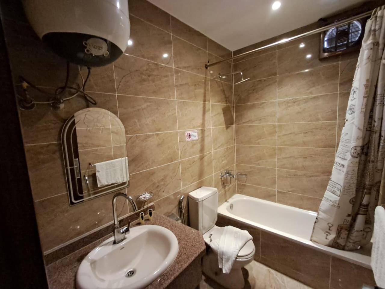 The Great Golden Pyramid - Photo 30