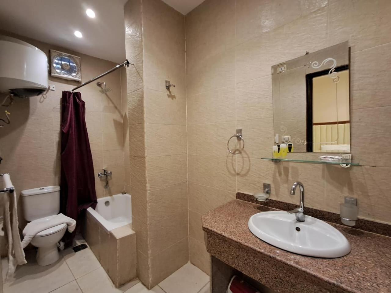 The Great Golden Pyramid - Photo 31