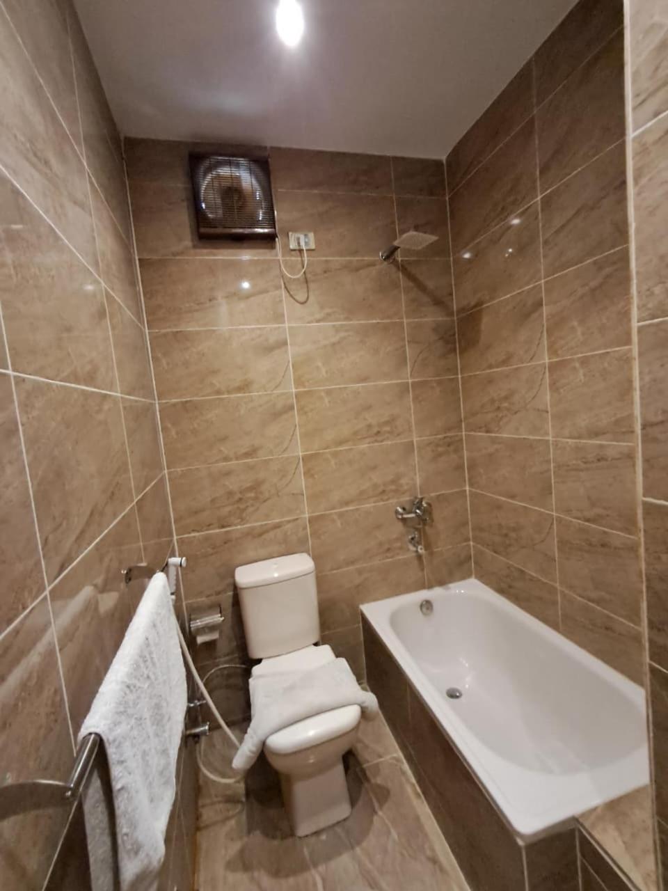 The Great Golden Pyramid - Photo 32