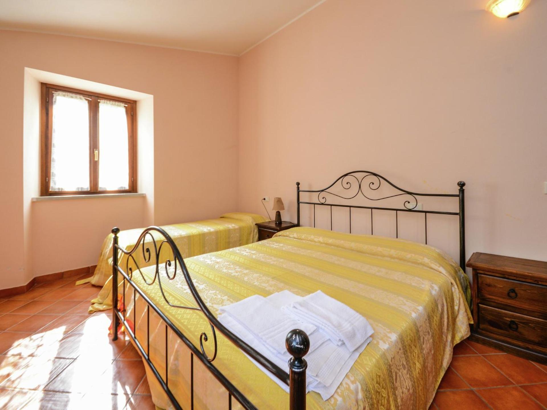 Mansion in Apecchio near Lake and Pool - Photo 24