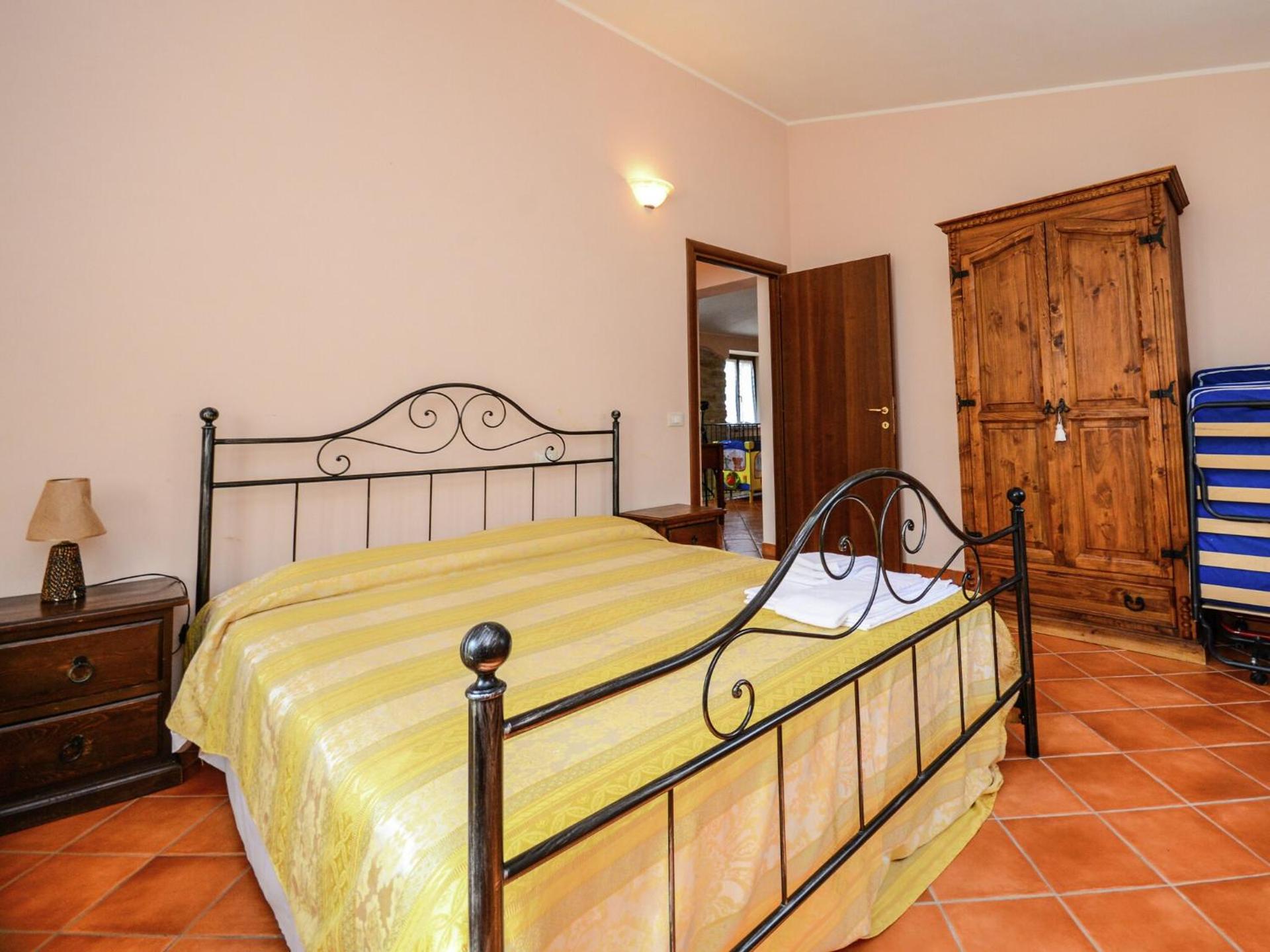 Mansion in Apecchio near Lake and Pool - Photo 25