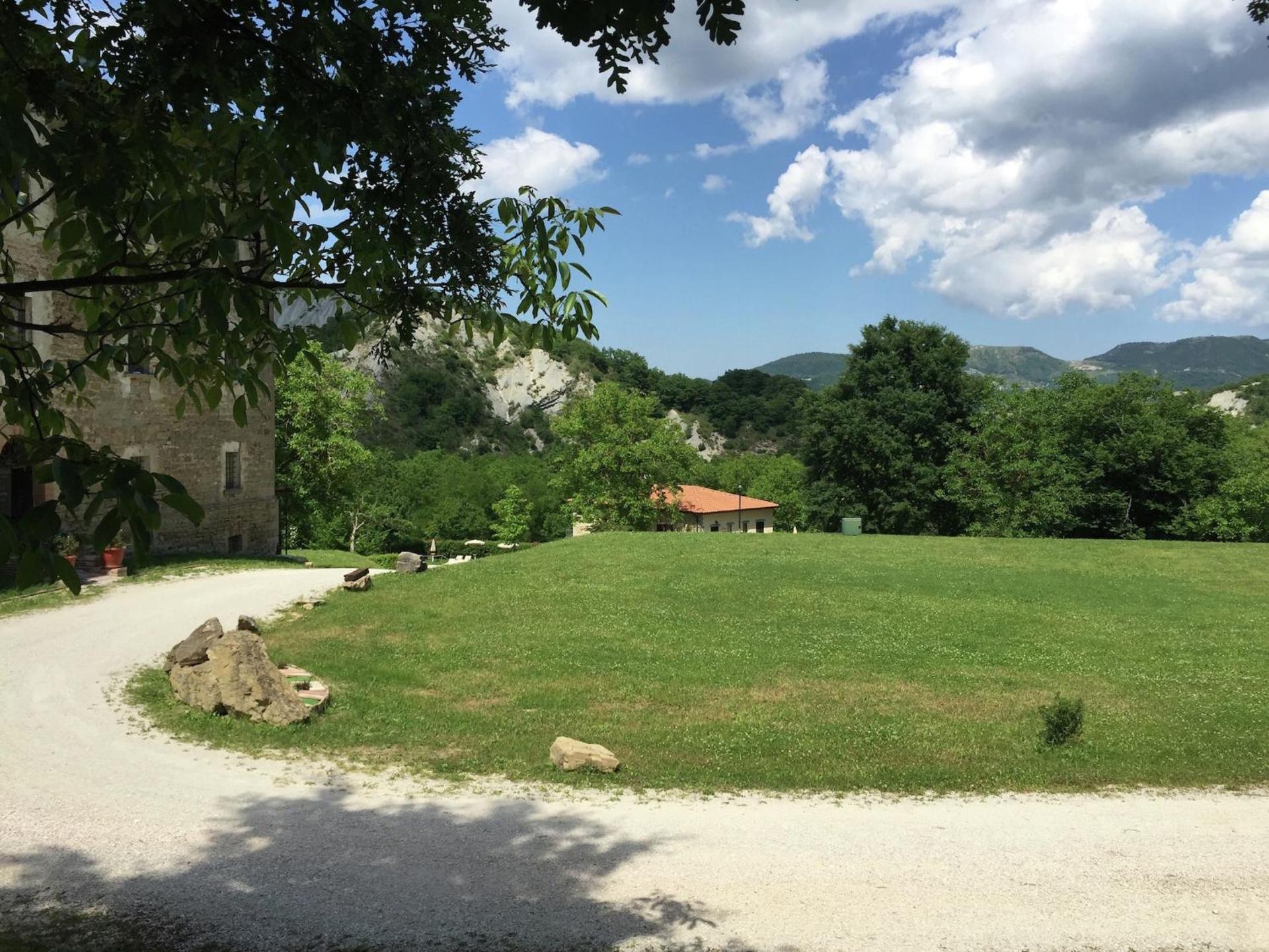 Mansion in Apecchio near Lake and Pool - Photo 35