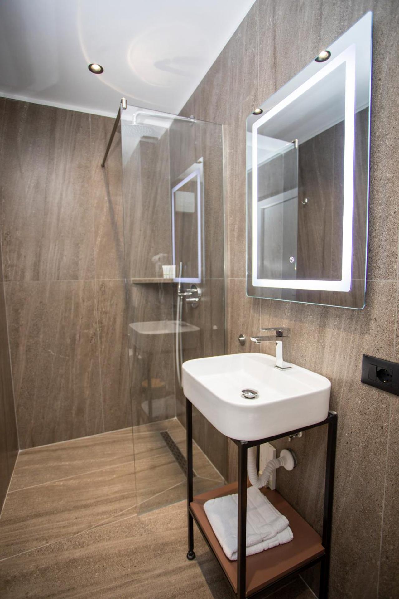 Villa Klaus Center Hotel - Photo 51