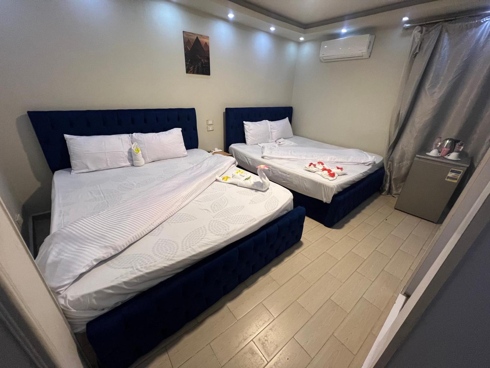 Osiris pyramids - Photo 56