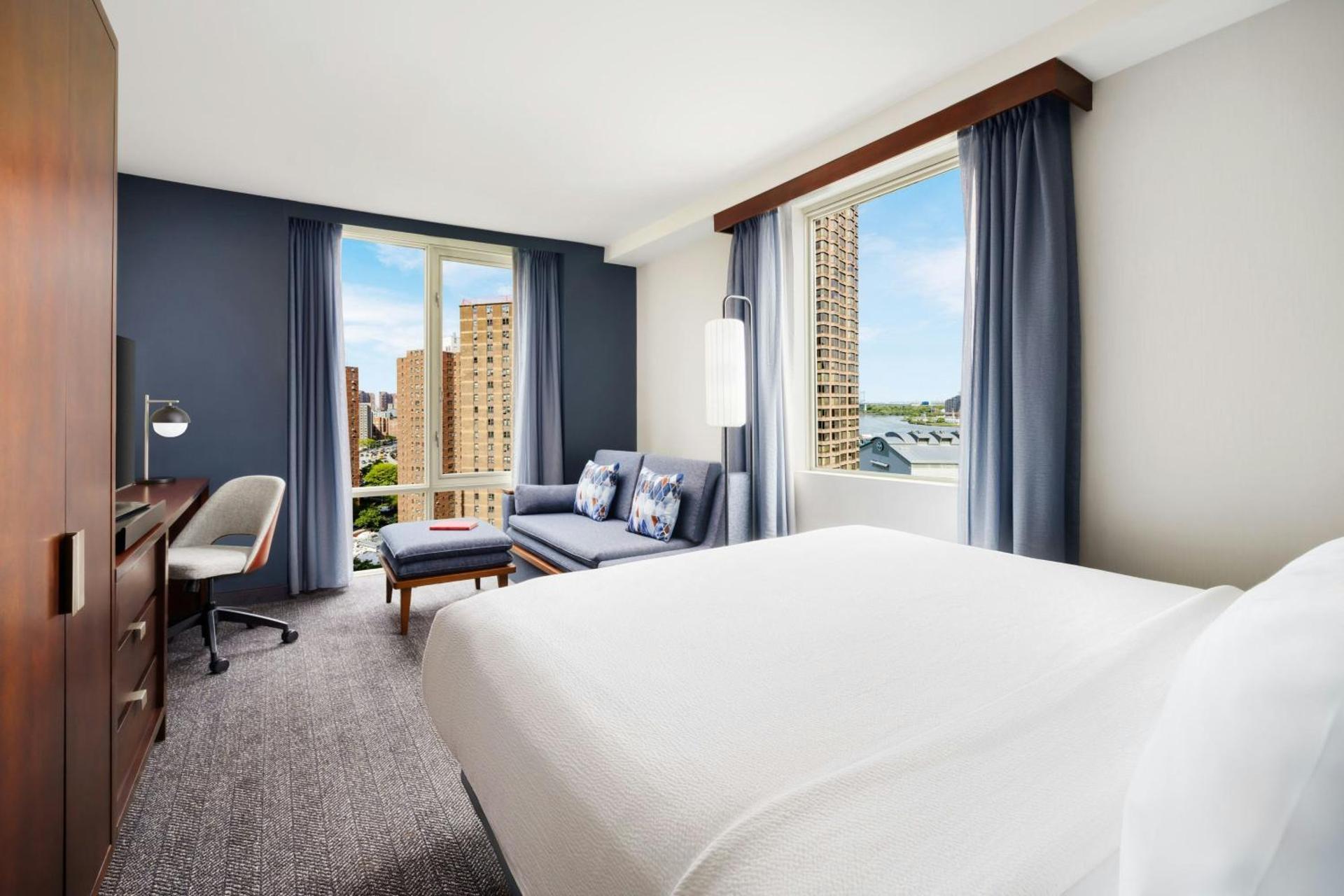 Courtyard New York Manhattan/Upper East Side - Photo 7