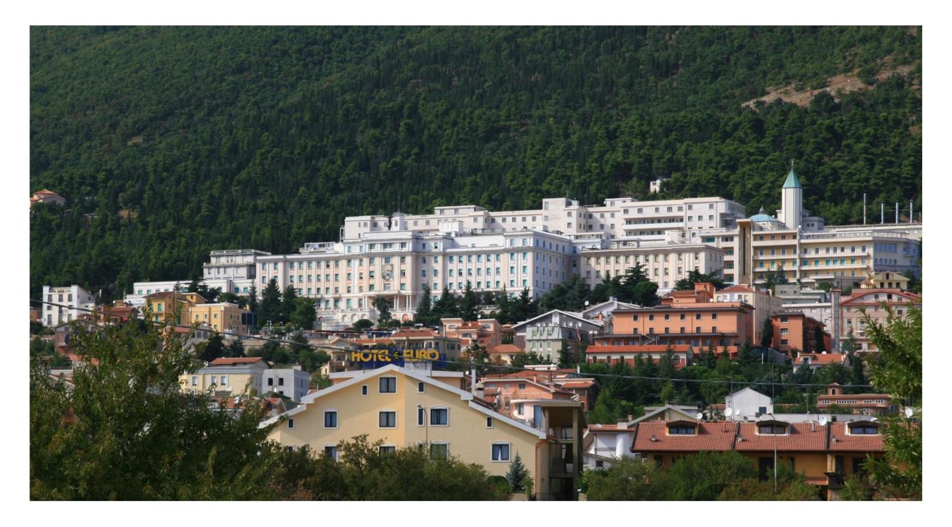 La Solaria Hotel - Photo 25