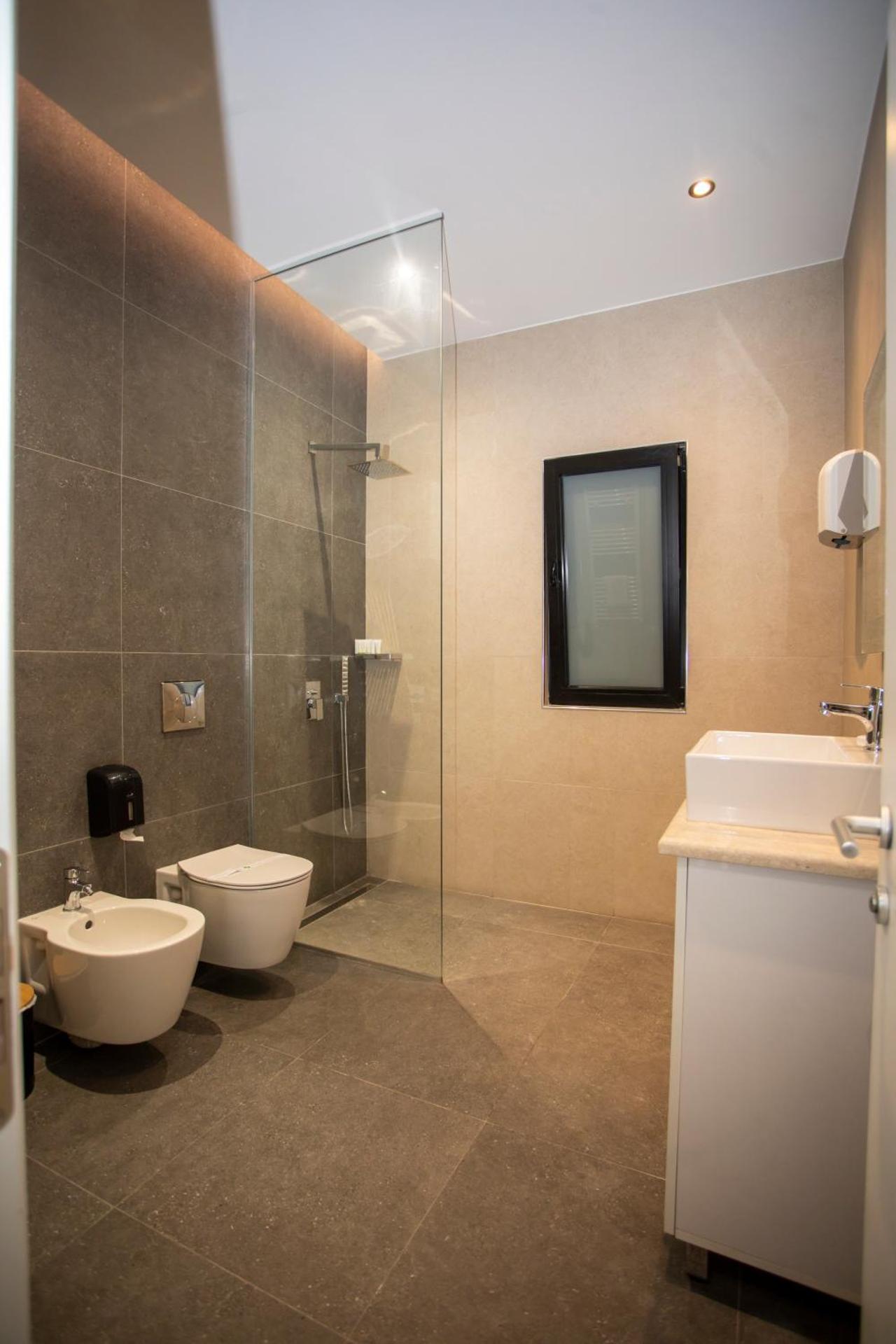 Villa Klaus Center Hotel - Photo 8