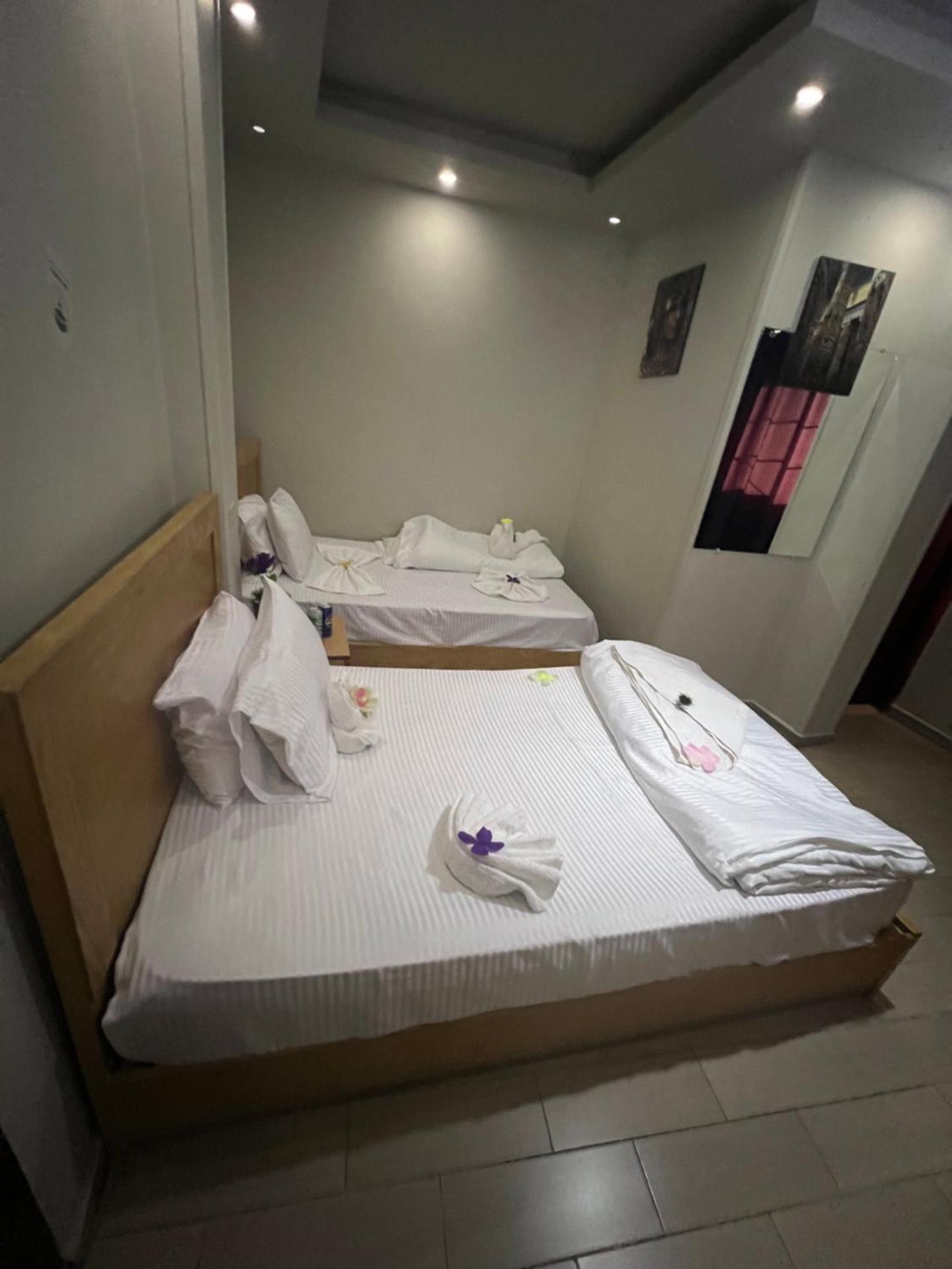 Osiris pyramids - Photo 22