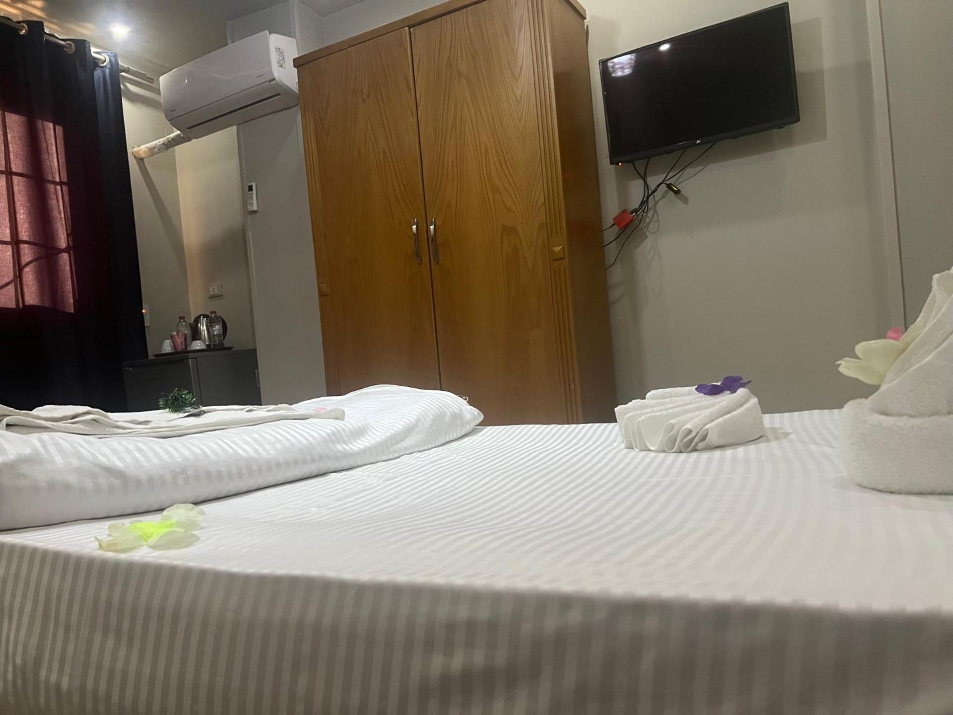 Twin Room with Private Bathroom