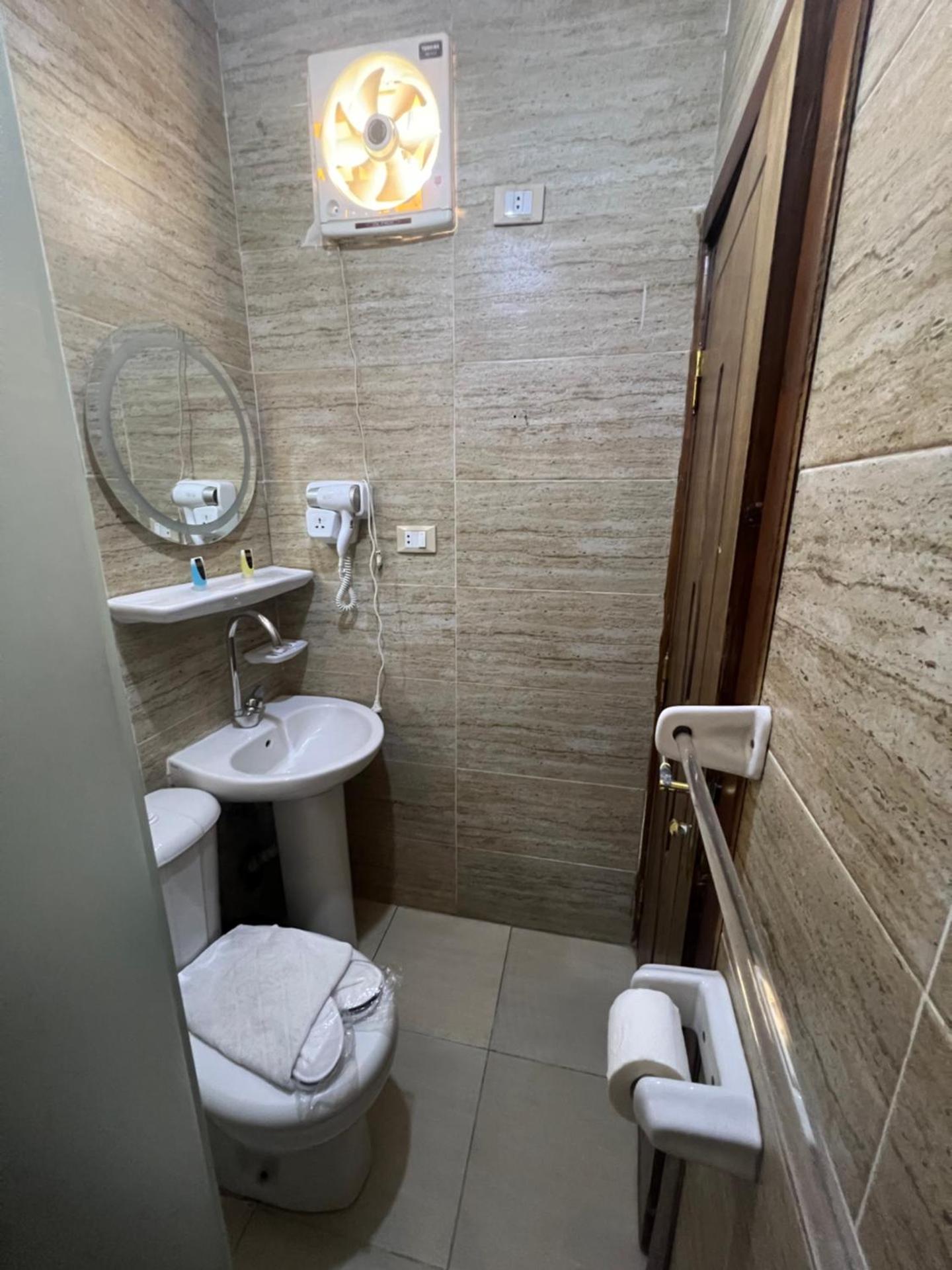 Osiris pyramids - Photo 30