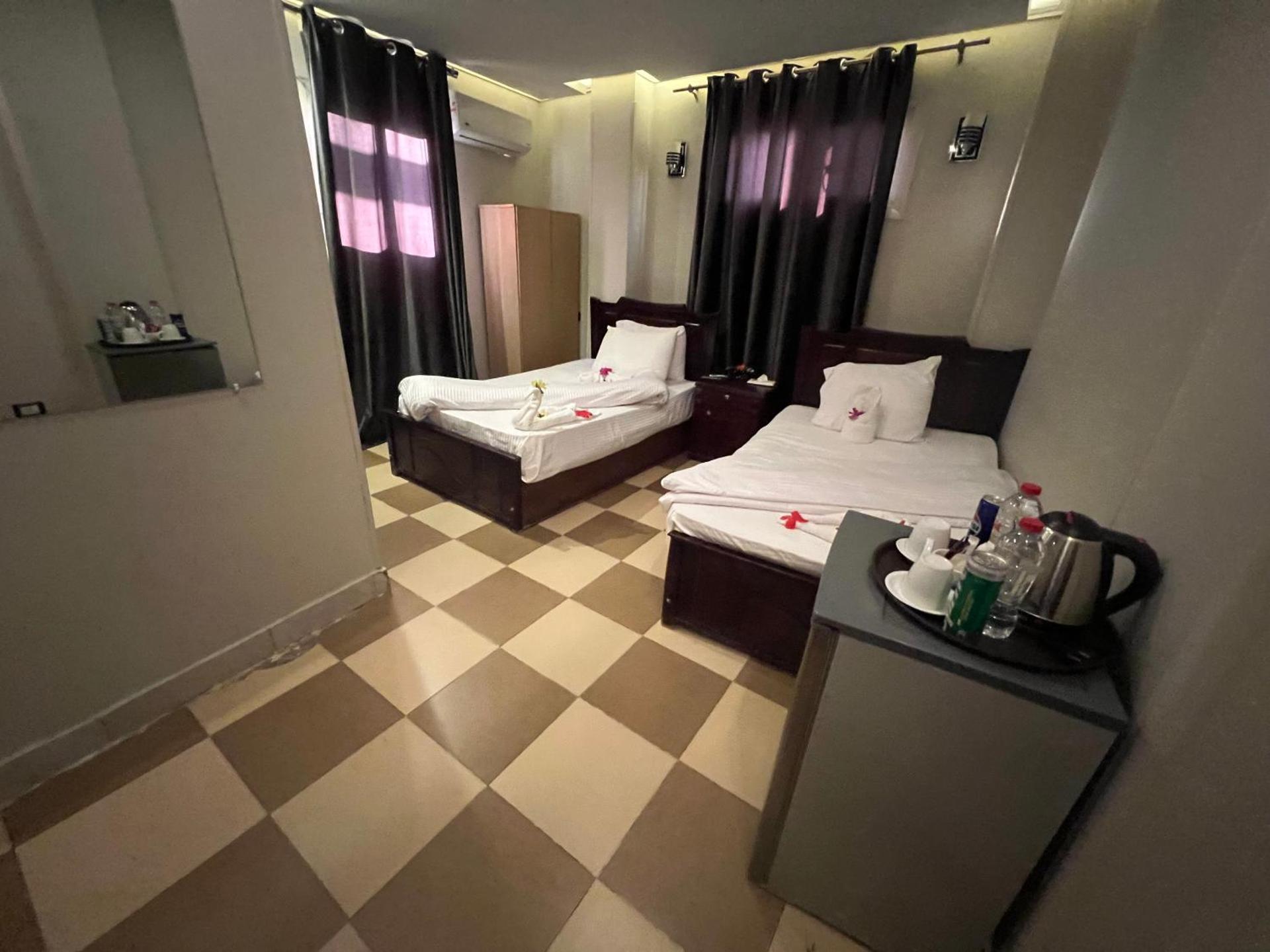 Osiris pyramids - Photo 36