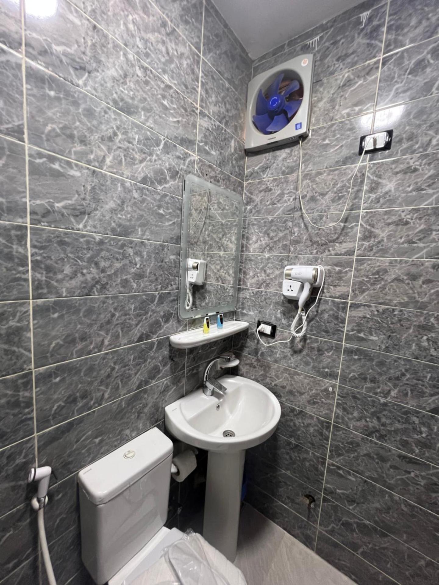 Osiris pyramids - Photo 41