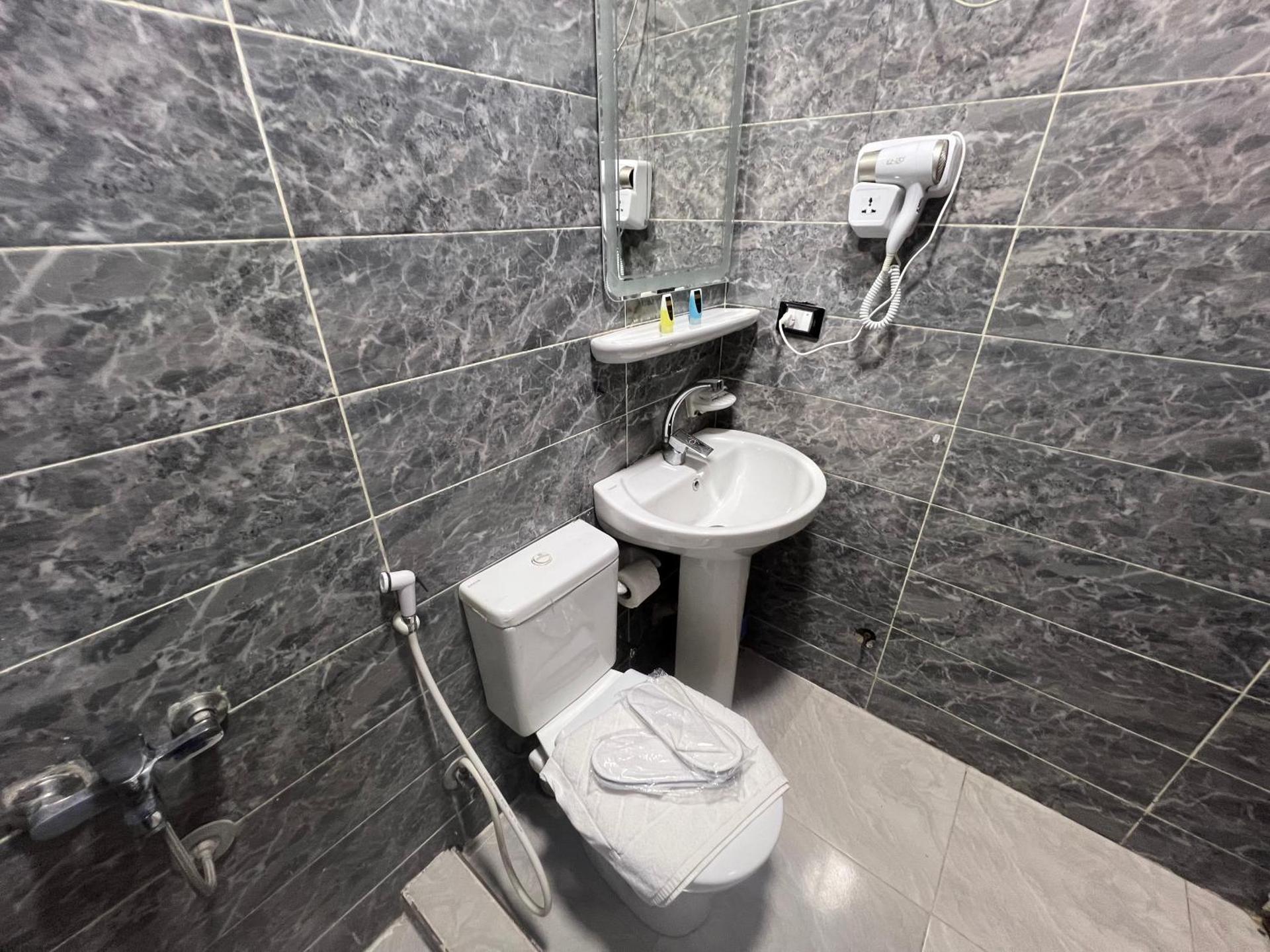 Osiris pyramids - Photo 42