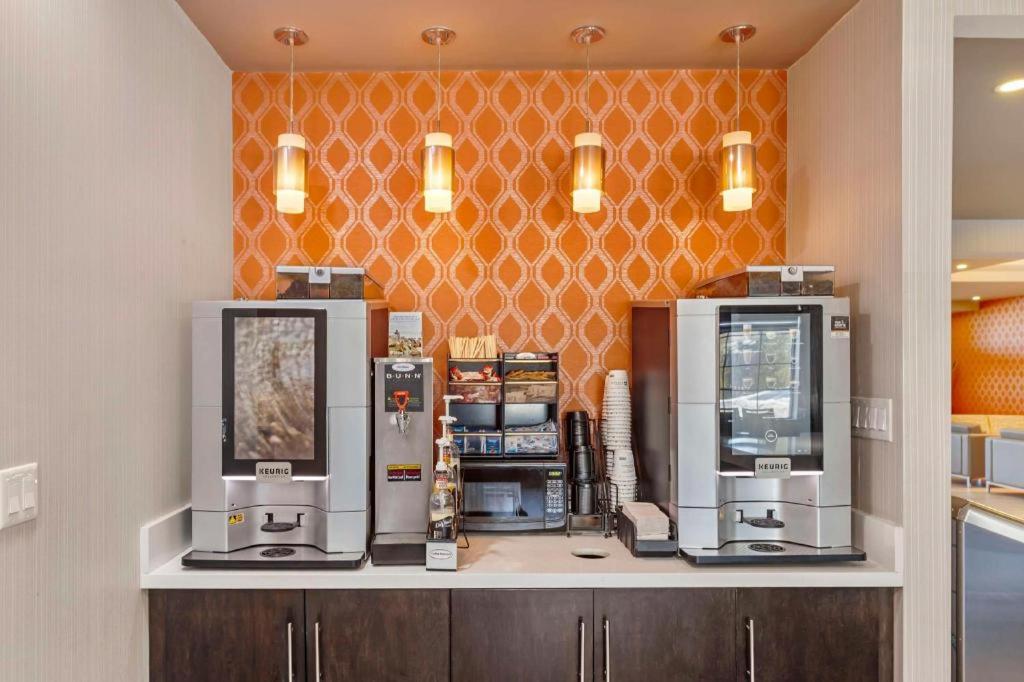 Best Western Plus Executive Inn - Photo 23