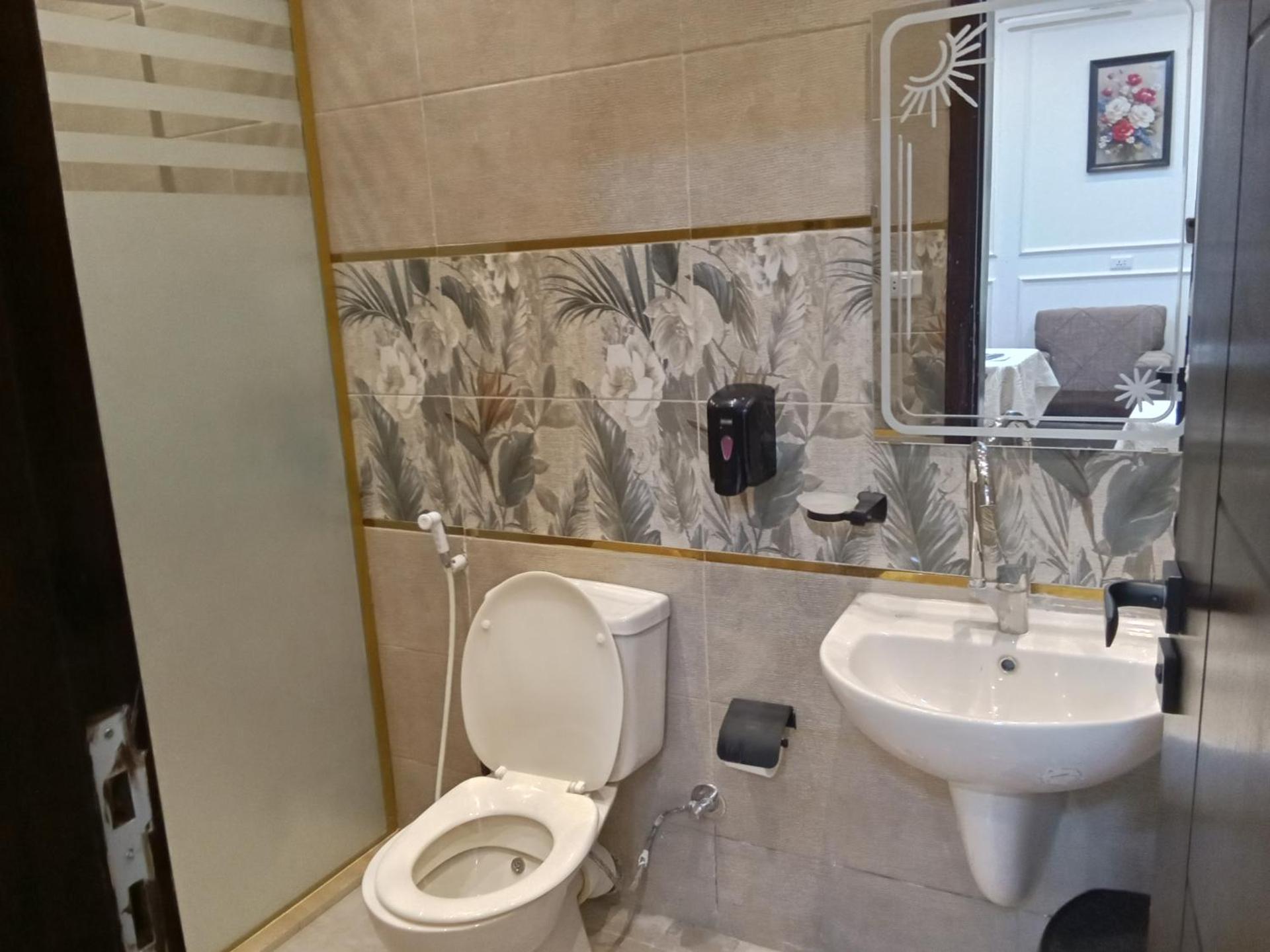 New Panorama Inn - Photo 17