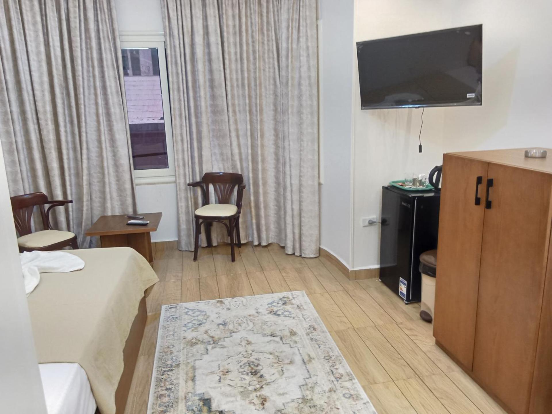 New Panorama Inn - Photo 9