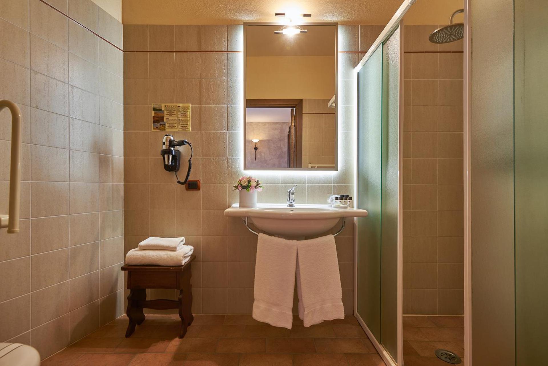 Casanova - Wellness Center La Grotta Etrusca - Photo 28