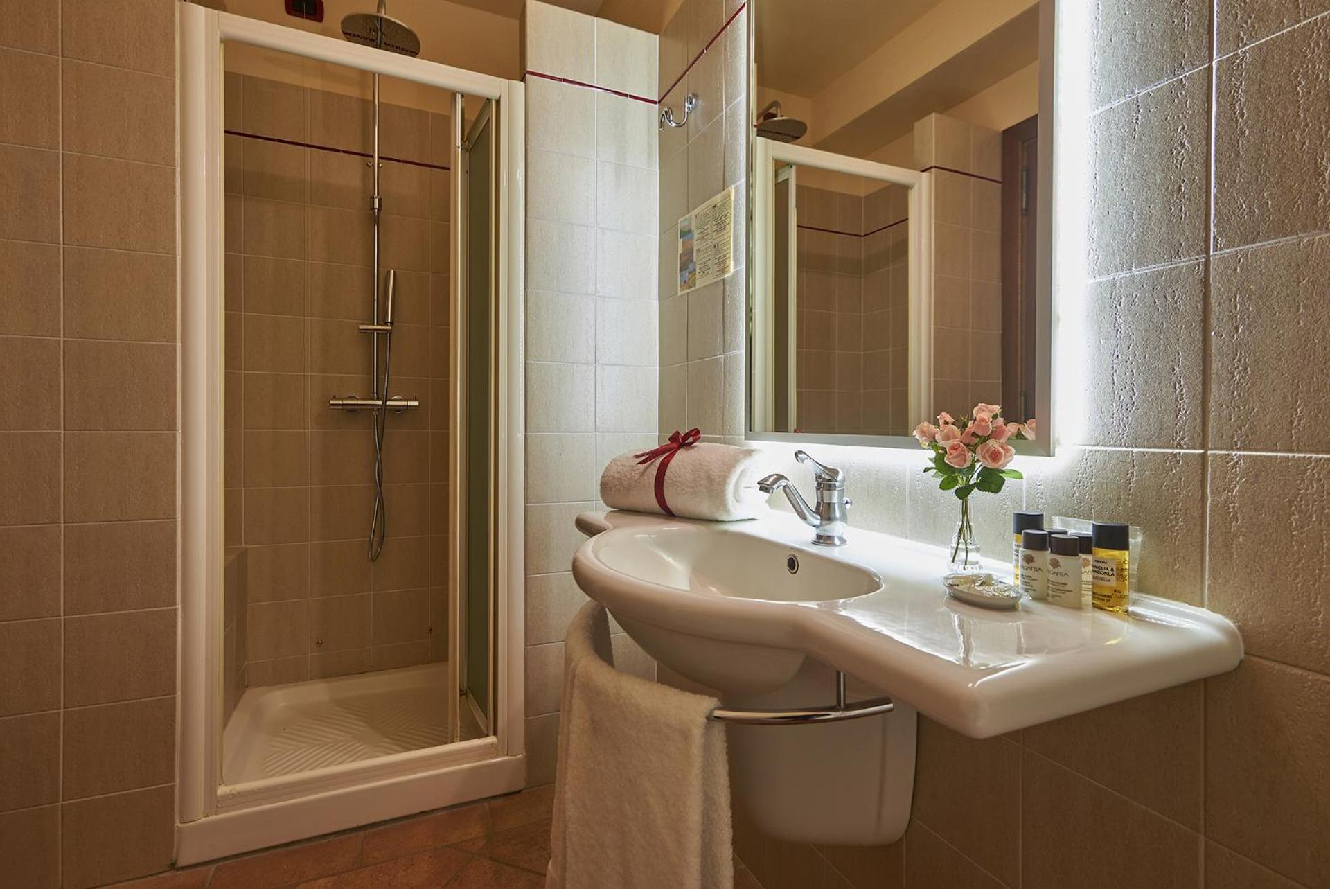 Casanova - Wellness Center La Grotta Etrusca - Photo 32