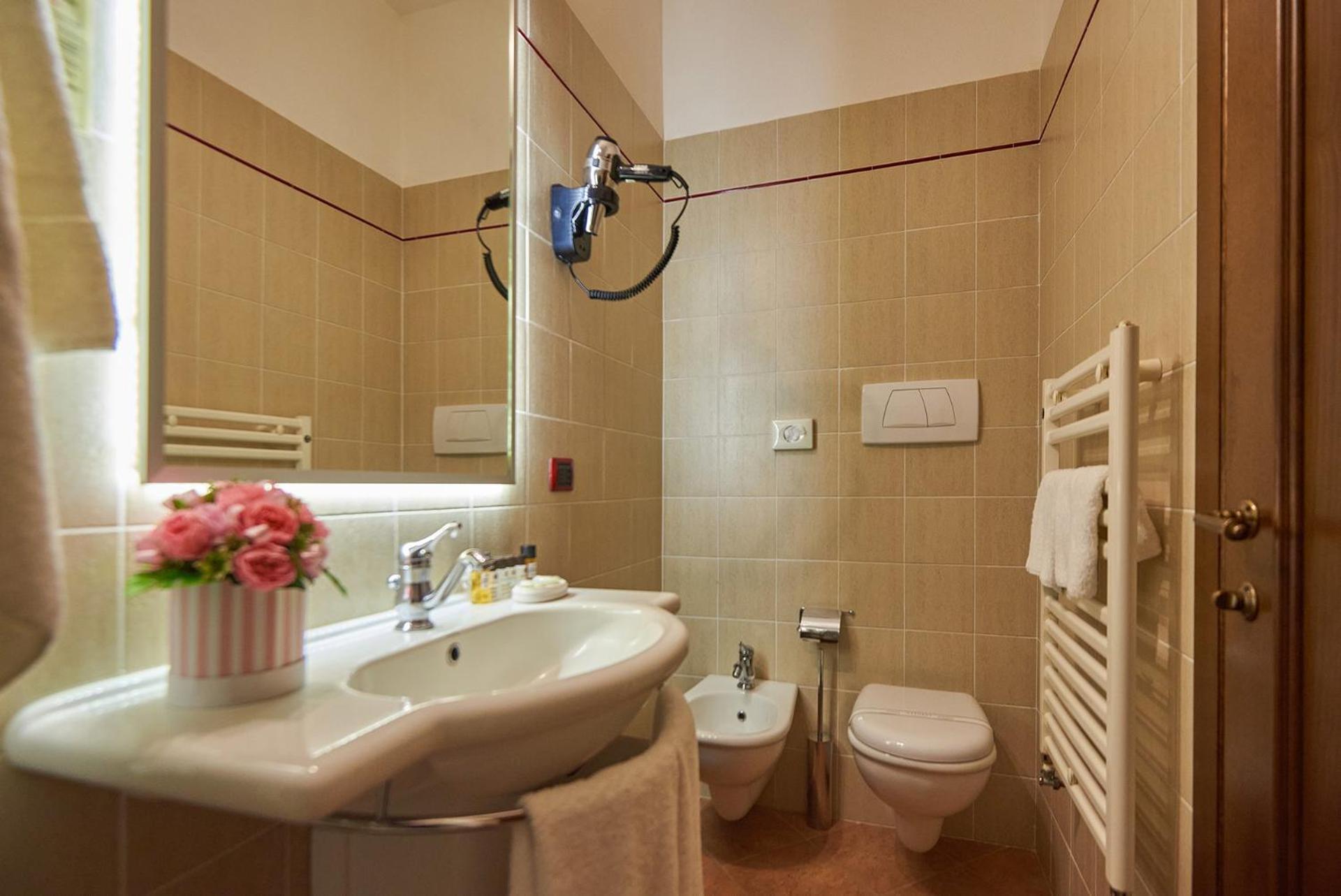 Casanova - Wellness Center La Grotta Etrusca - Photo 42