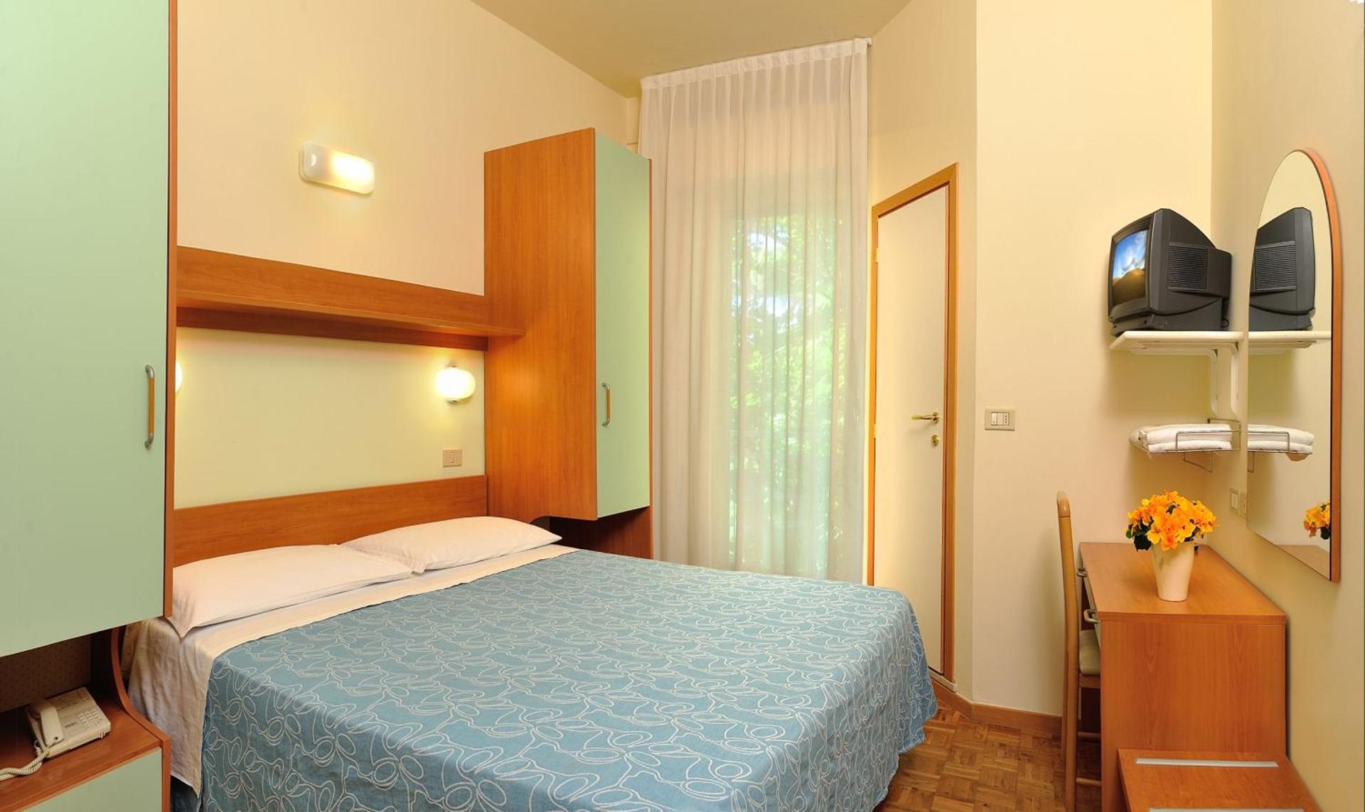 Hotel Capri - Photo 17