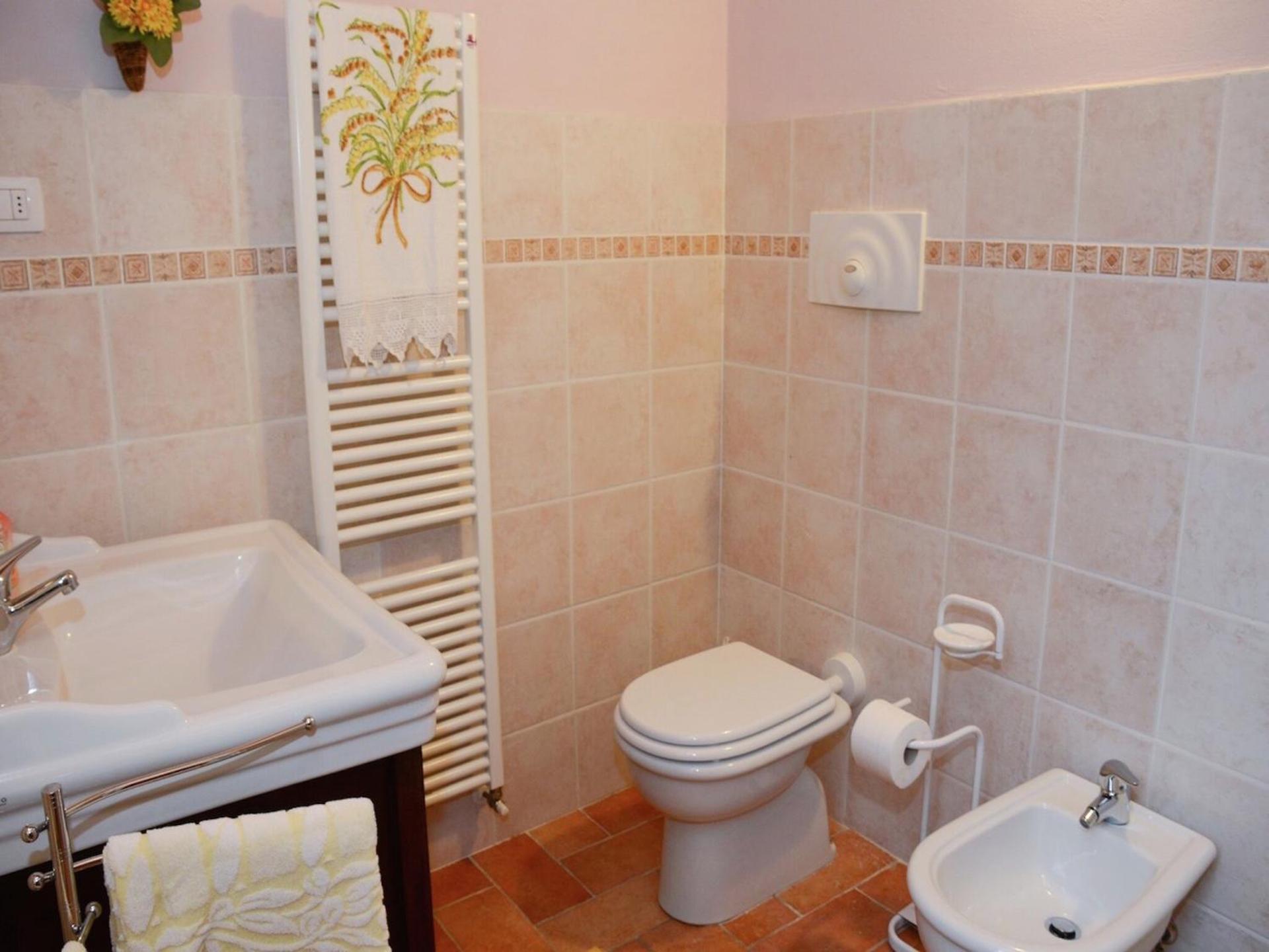 Pet-Friendly Retreat - Photo 10