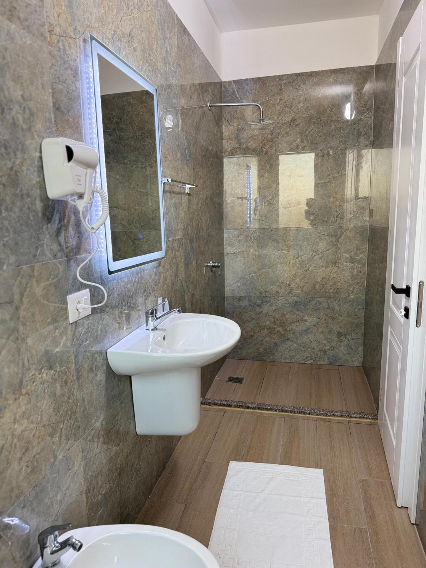 Aerostay Hotel - Photo 36