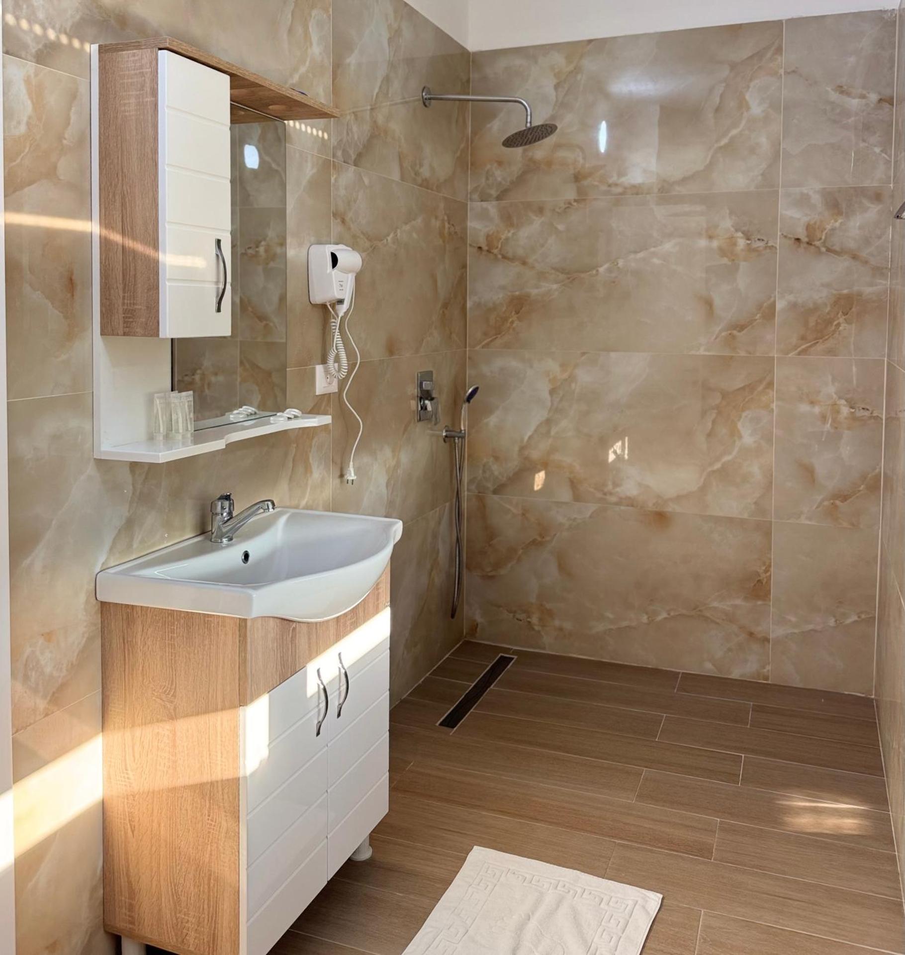 Aerostay Hotel - Photo 107