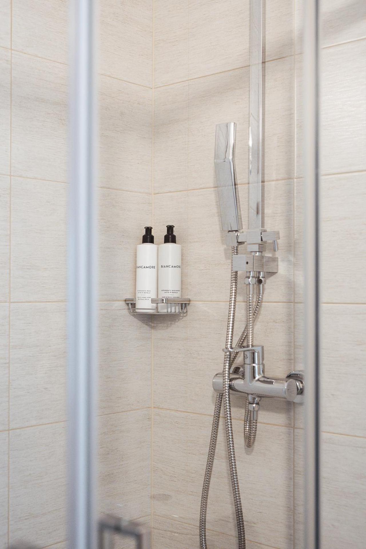 Hotel Niagara - Photo 60