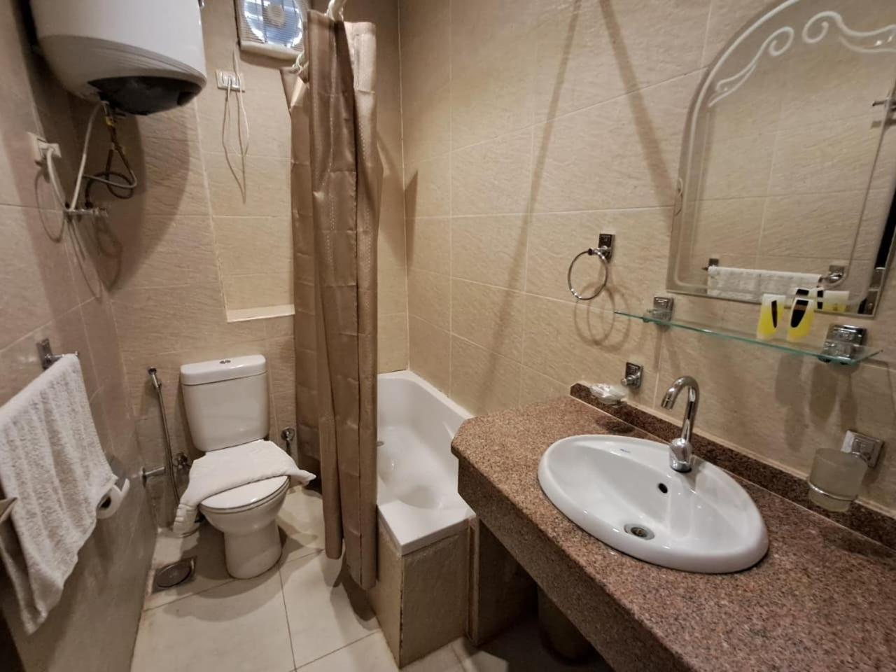 The Great Golden Pyramid - Photo 37