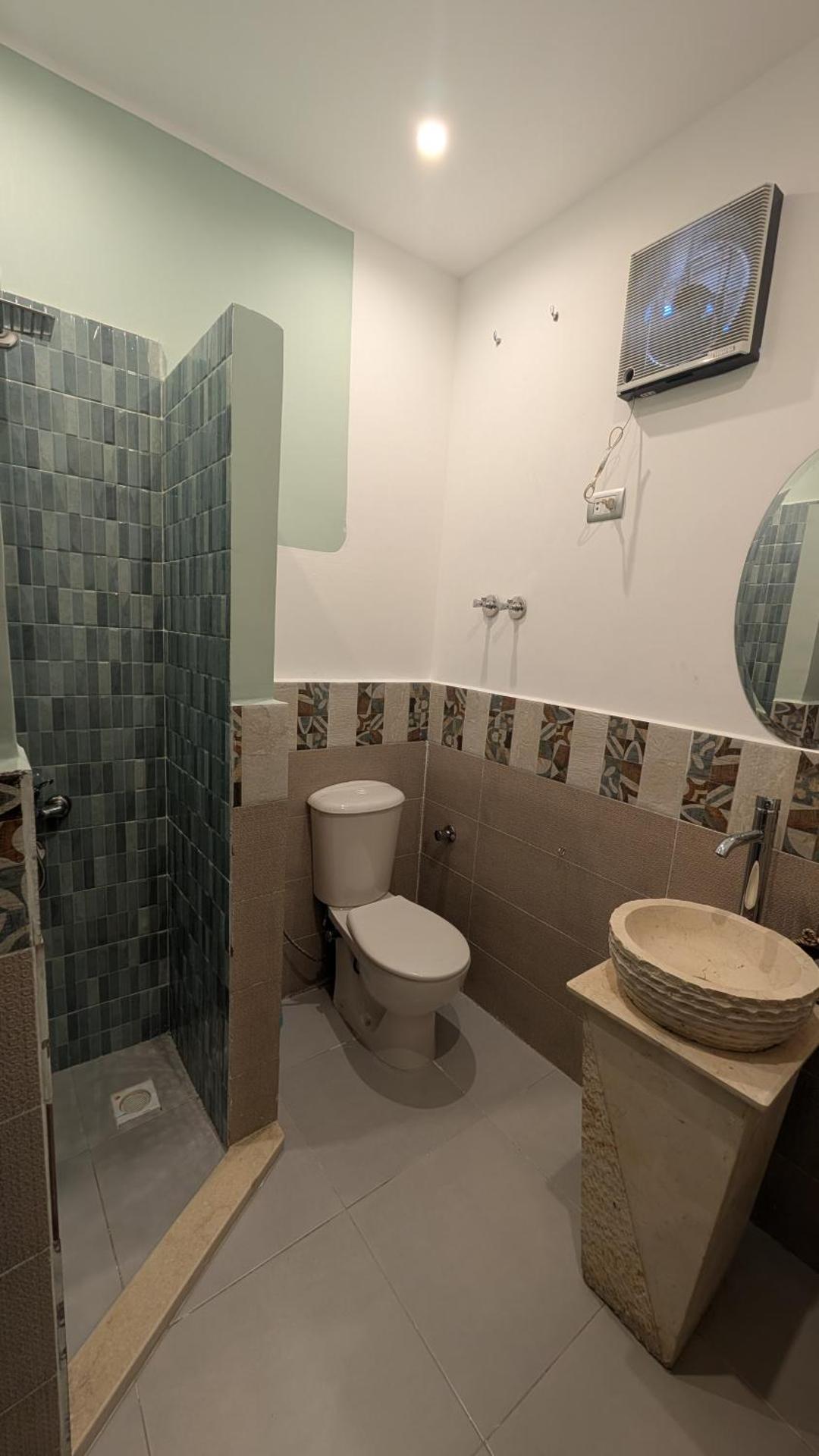 Hostify Hostel - Photo 36