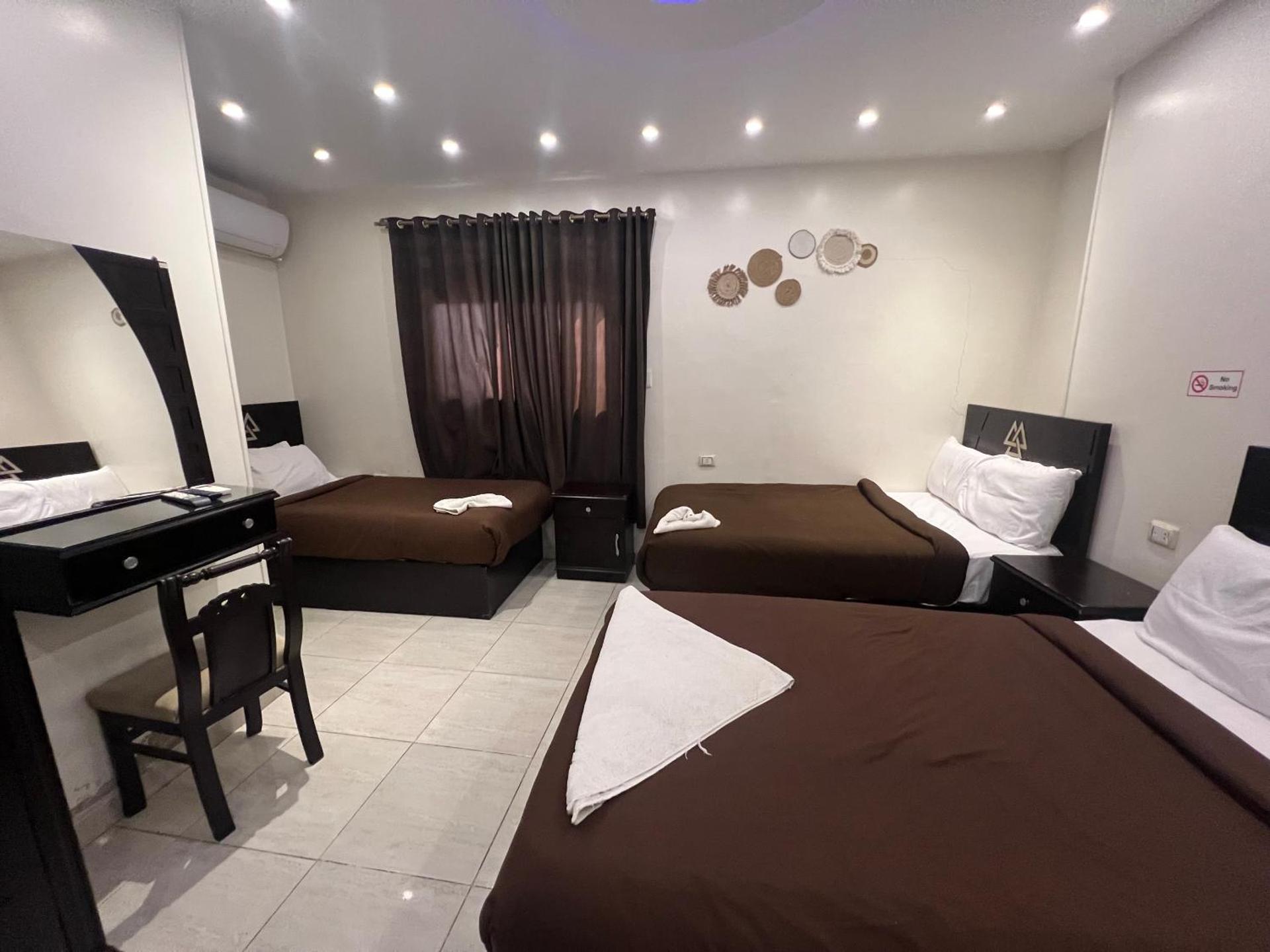 Osiris pyramids - Photo 46