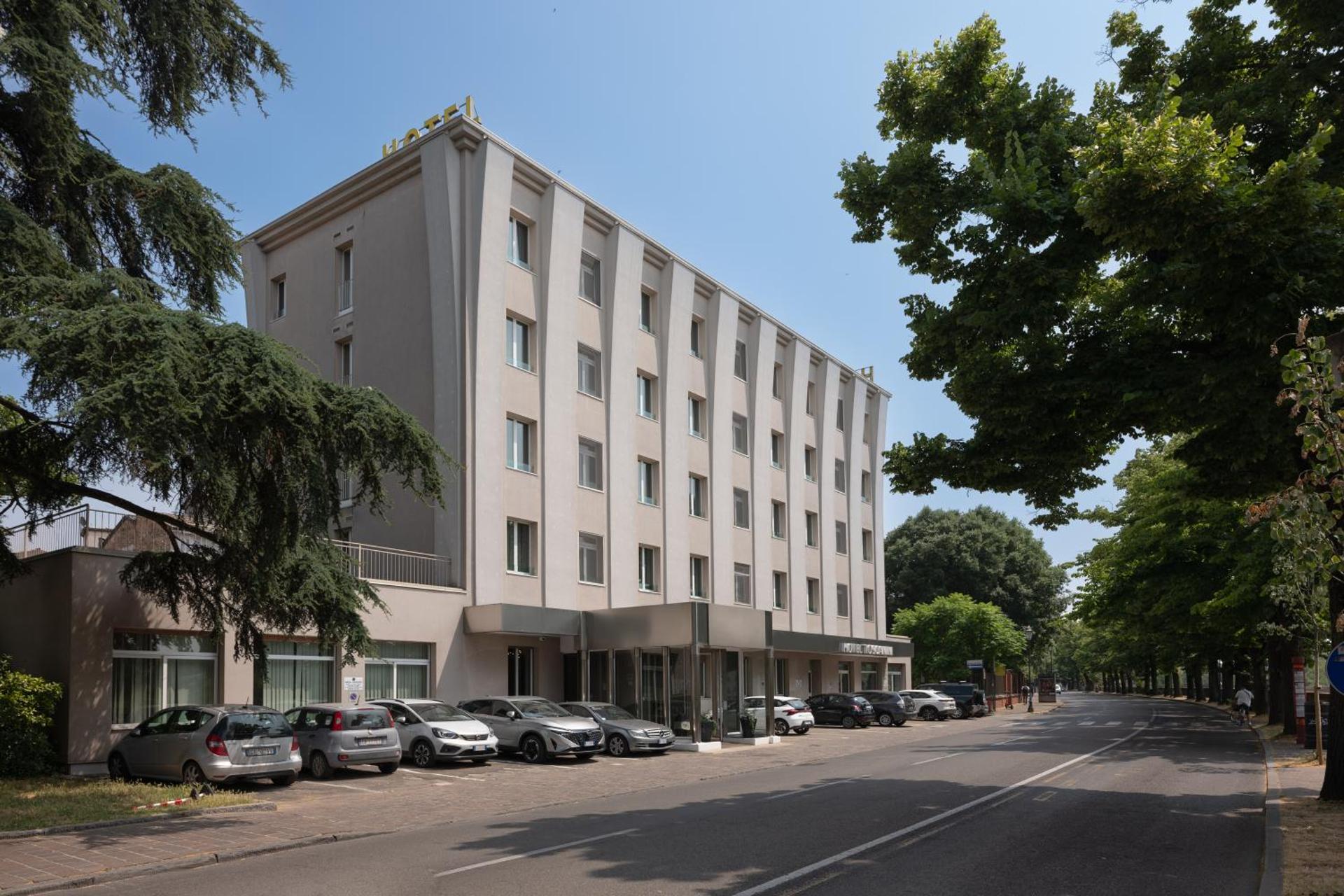 Hotel Toscanini - Photo 22