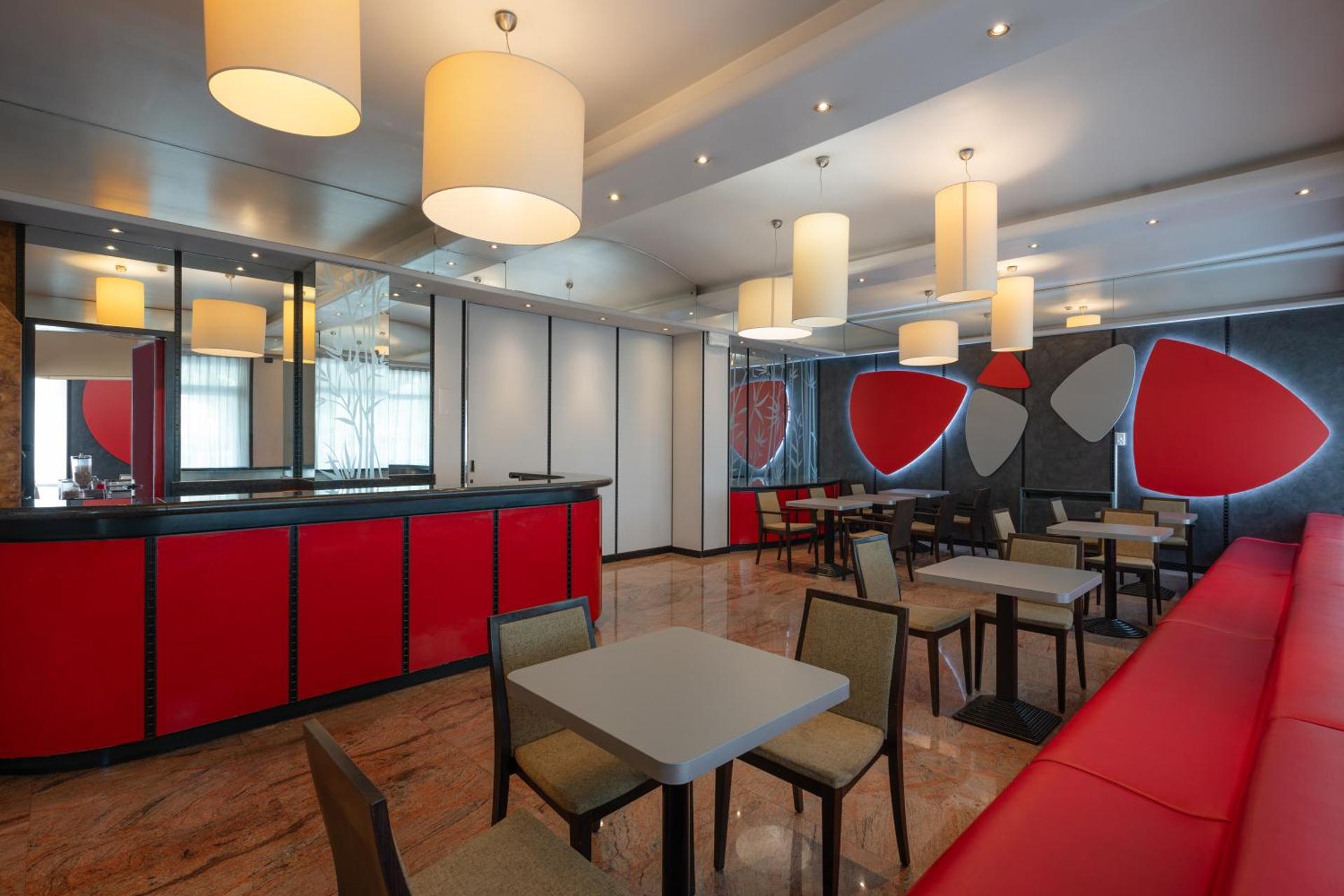 Hotel Toscanini - Photo 17