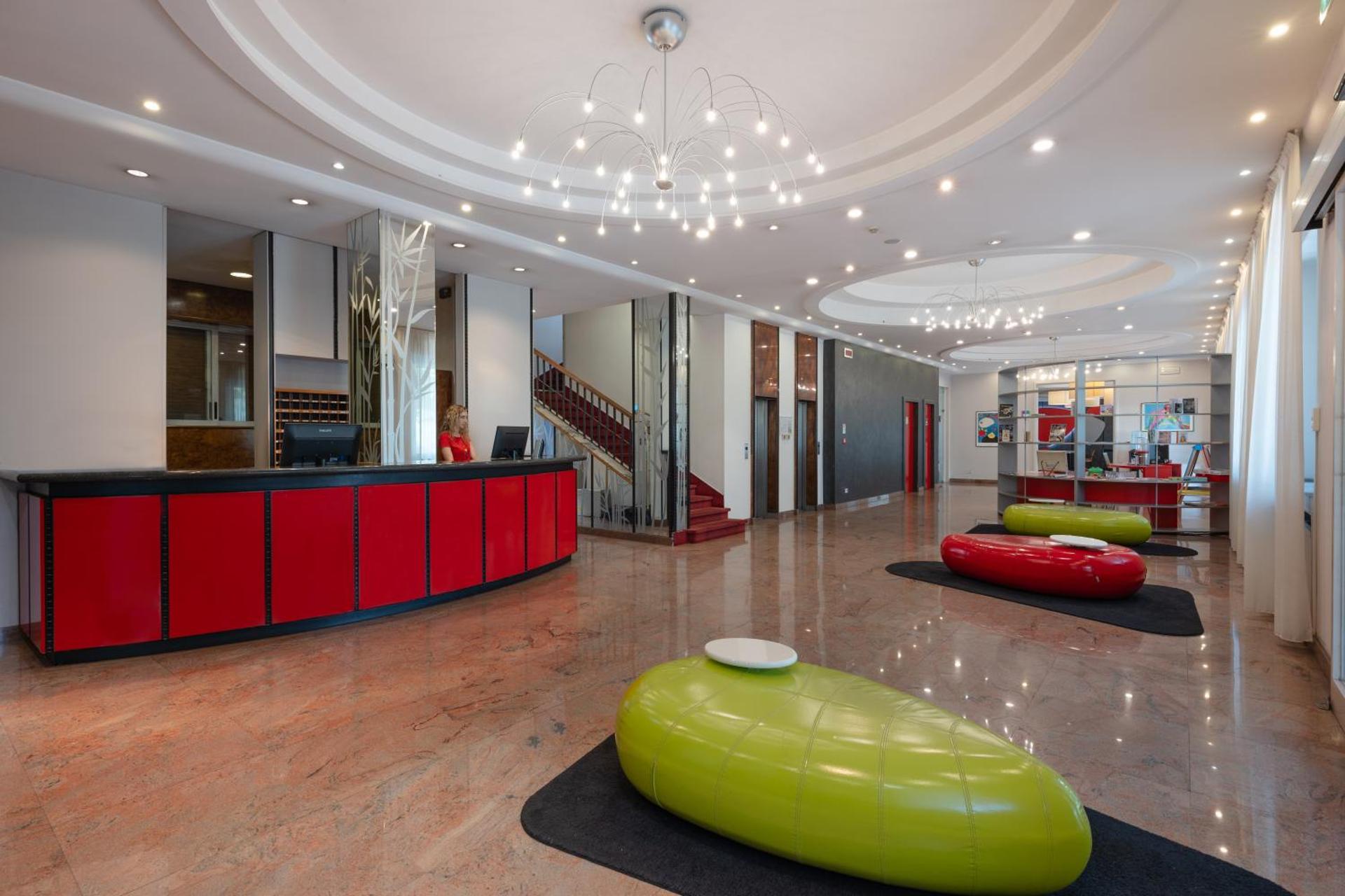 Hotel Toscanini - Photo 19