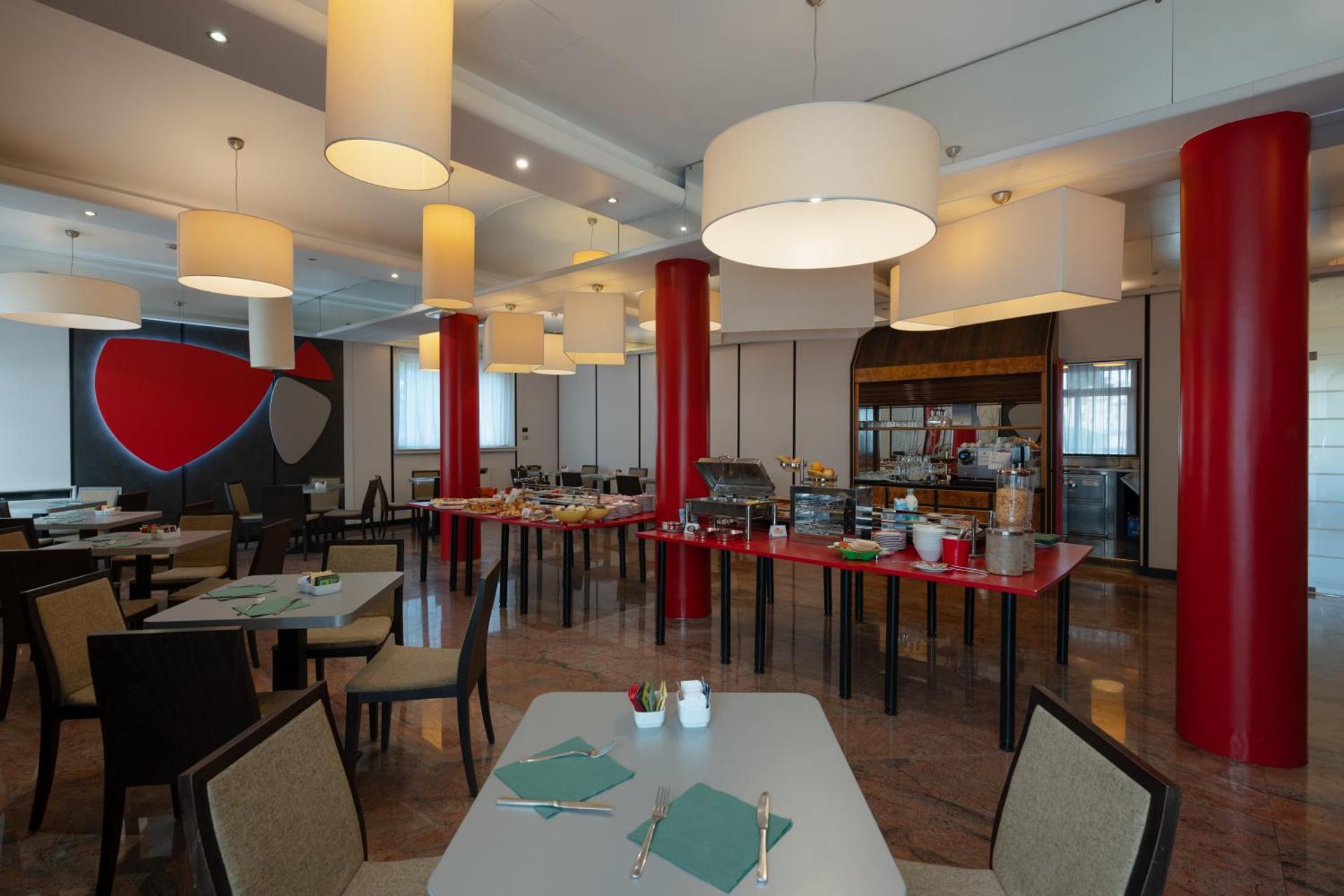 Hotel Toscanini - Photo 16