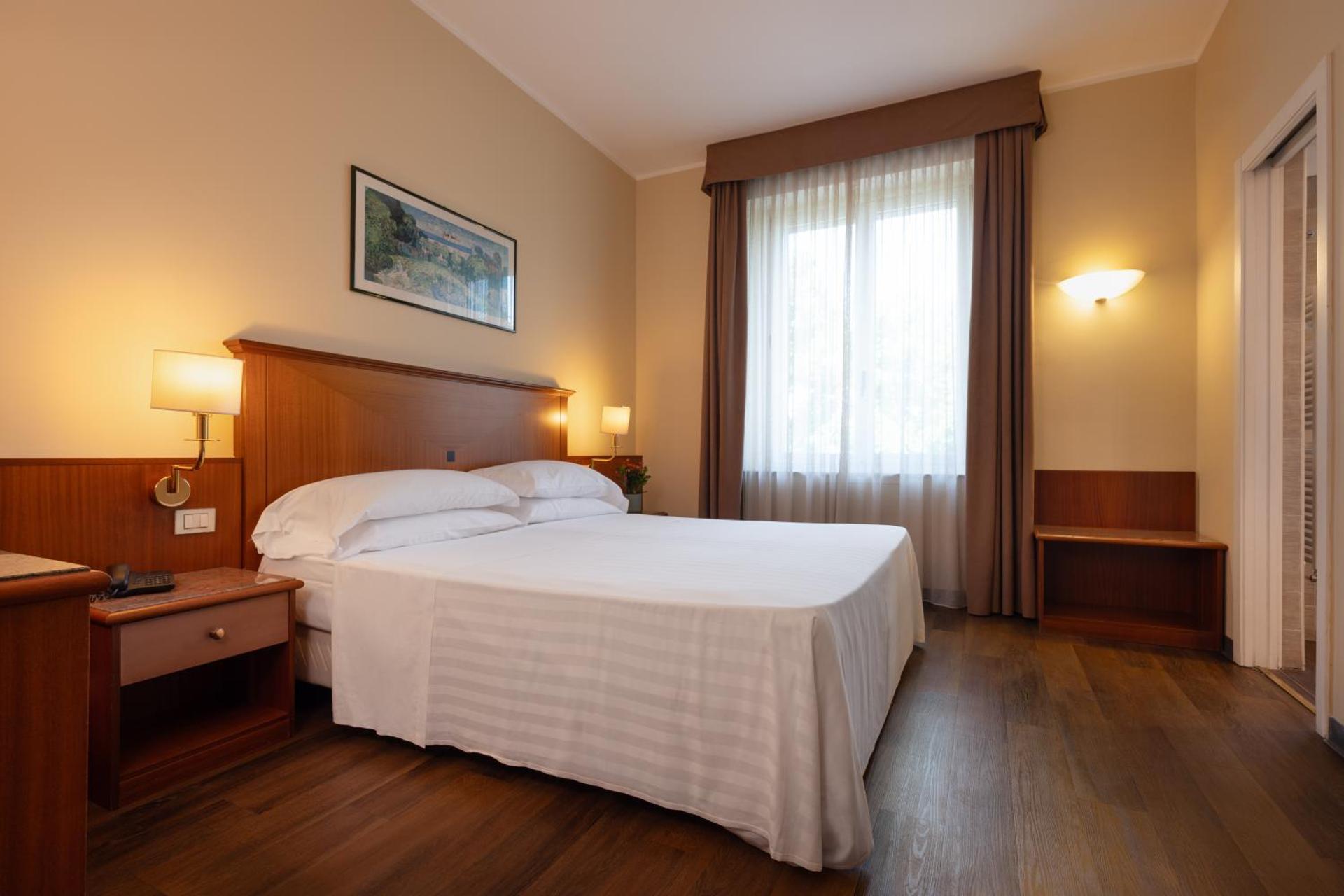 Hotel Toscanini - Photo 25