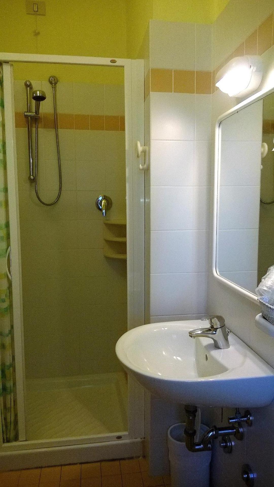 Hotel Capri - Photo 18