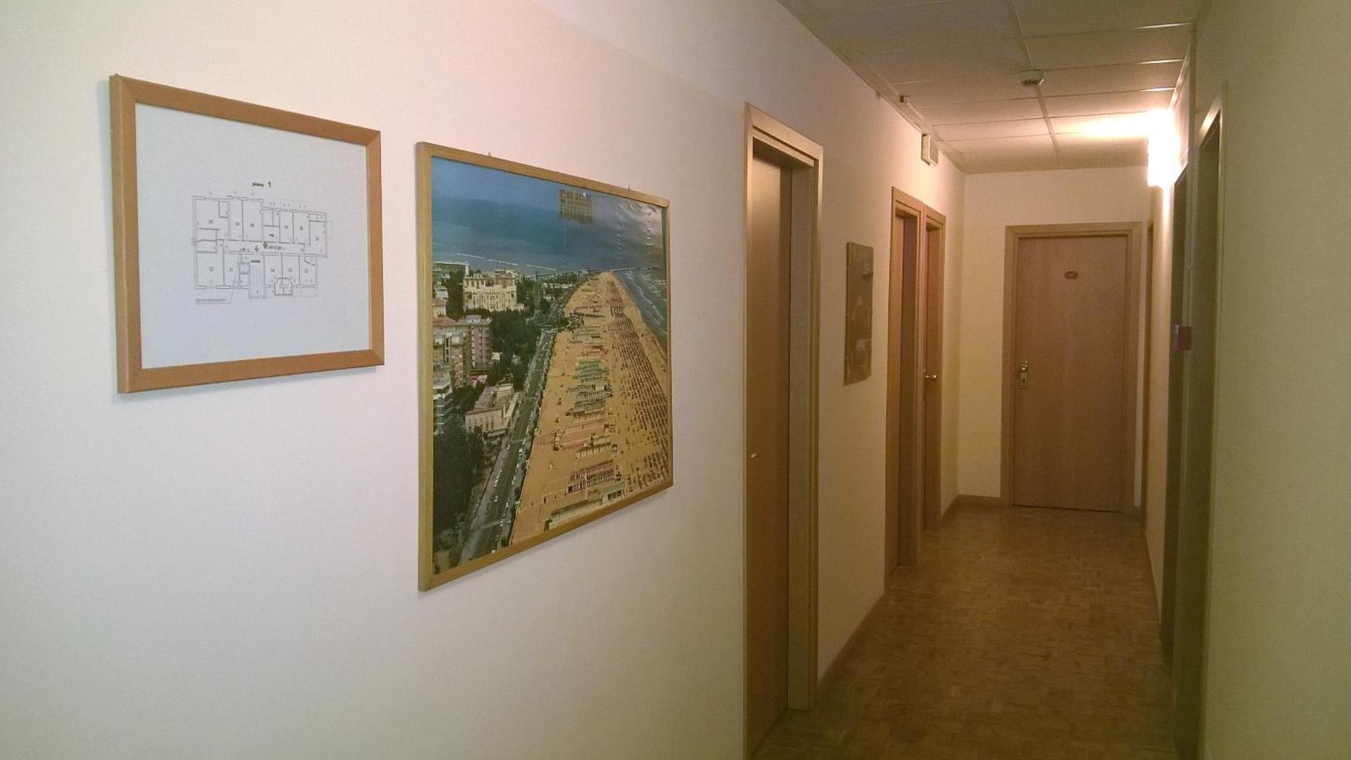 Hotel Capri - Photo 44
