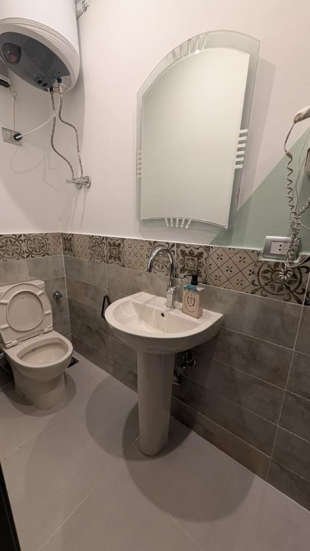 Hostify Hostel - Photo 42