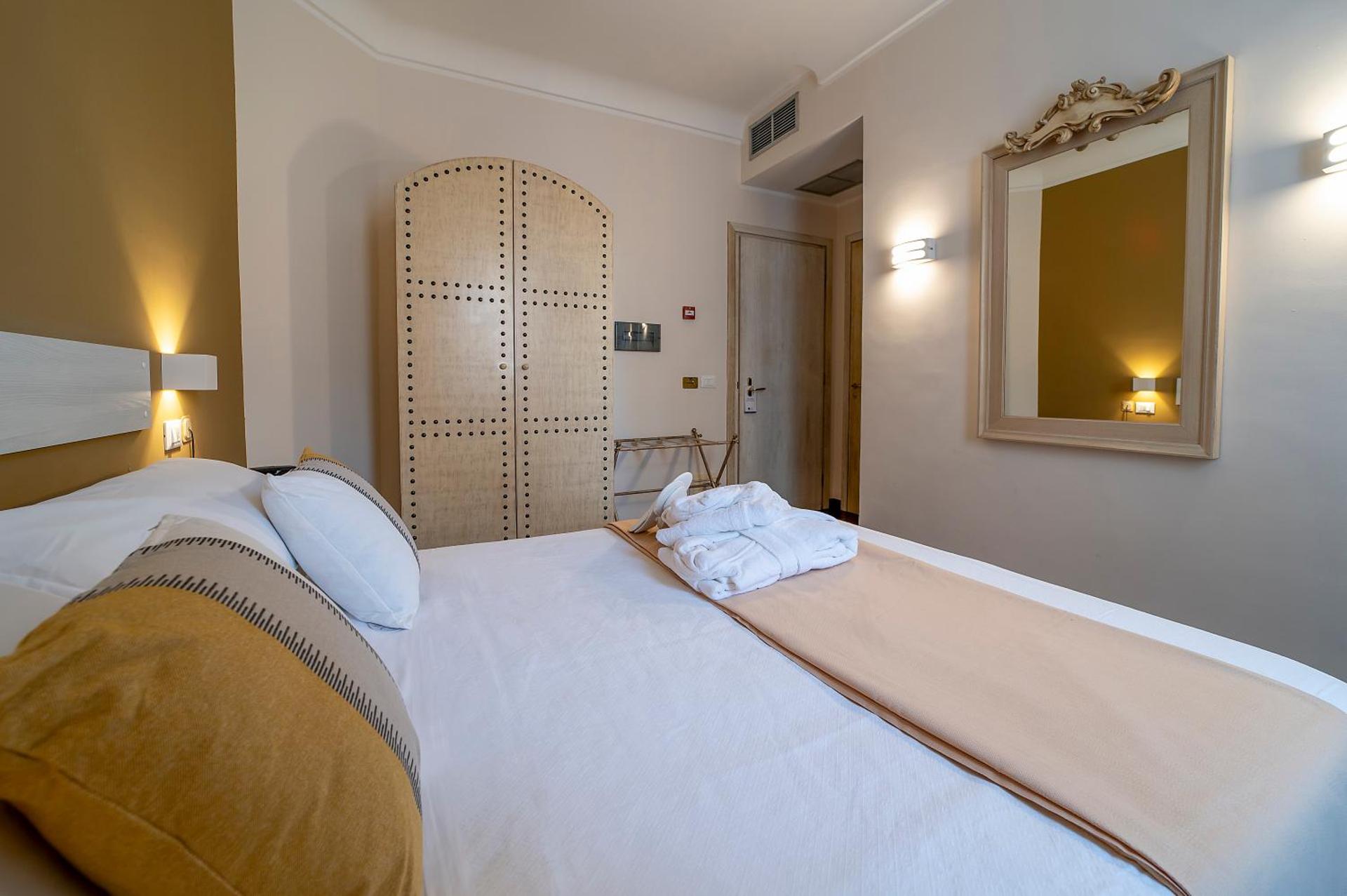 Hotel Vecchio Borgo - Photo 8