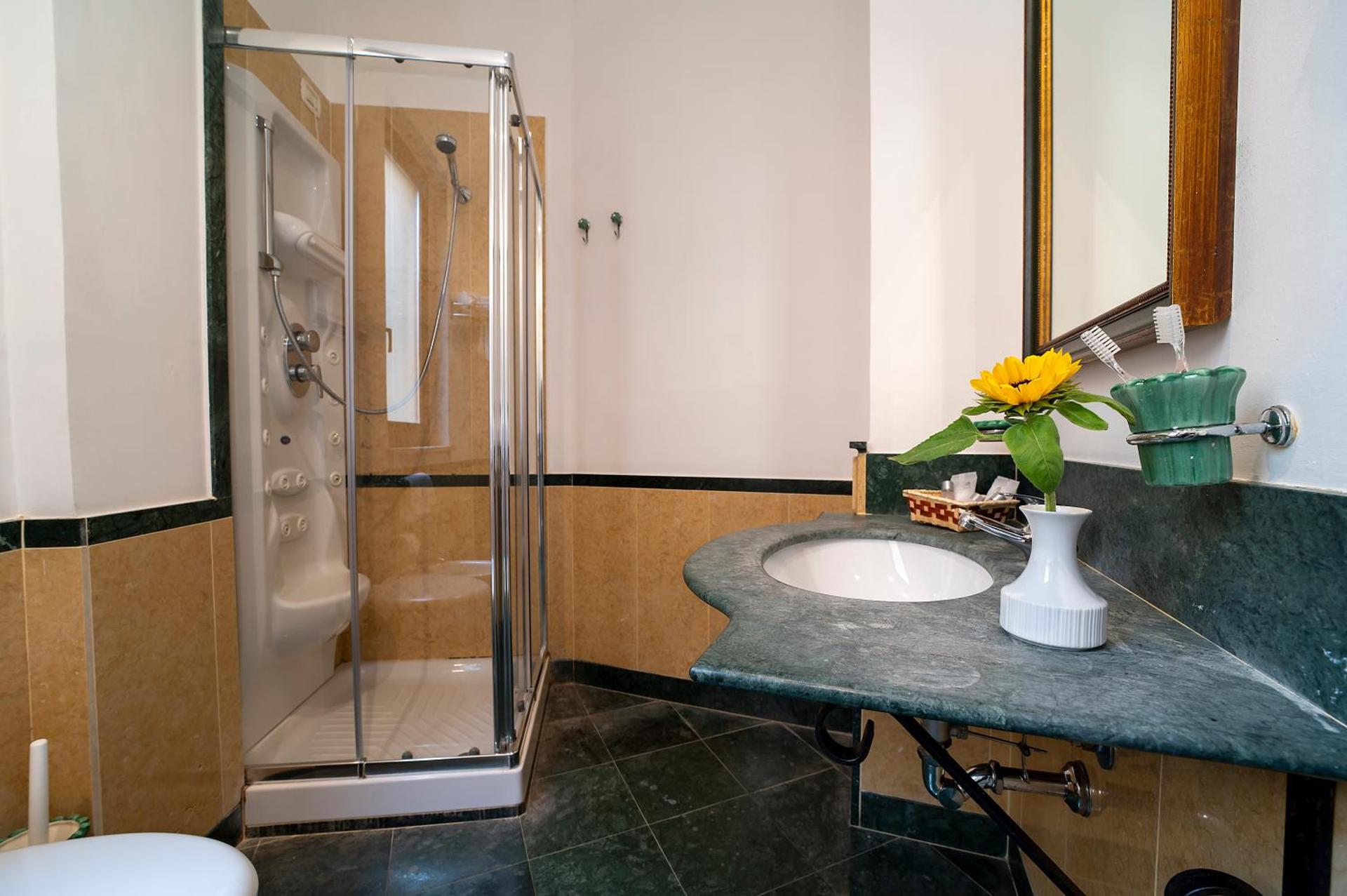 Hotel Vecchio Borgo - Photo 23