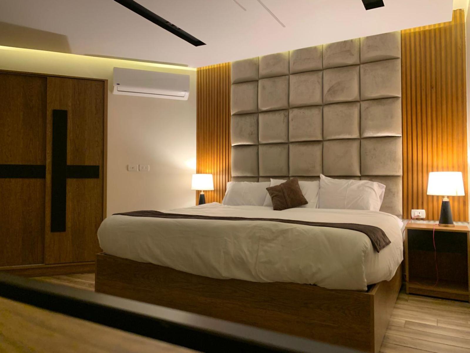 Roone pyramids view inn - Photo 112